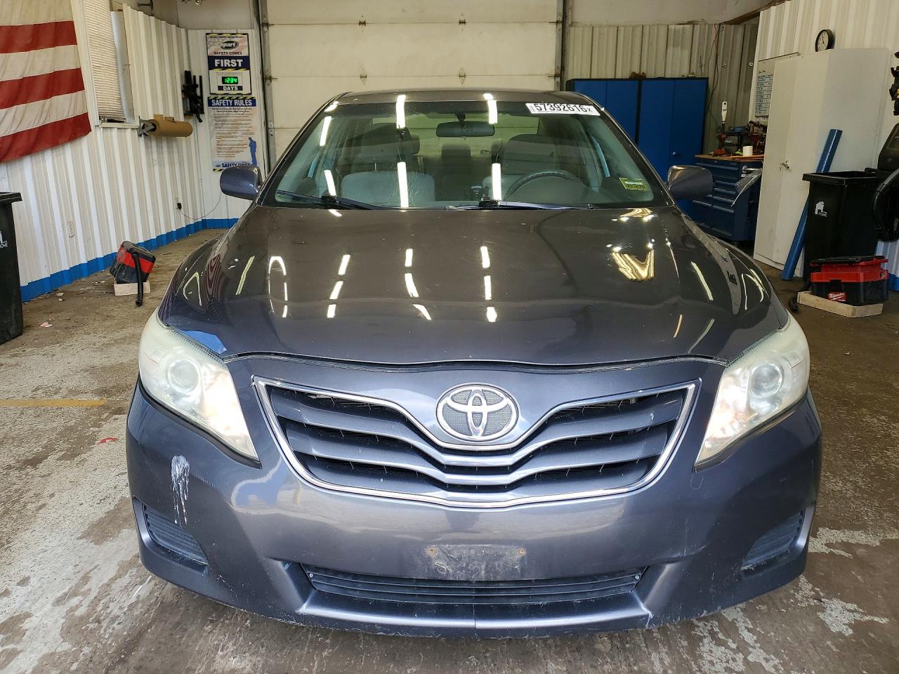 2010 Toyota Camry Le Gray vin: 4T1BF3EK9AU076535