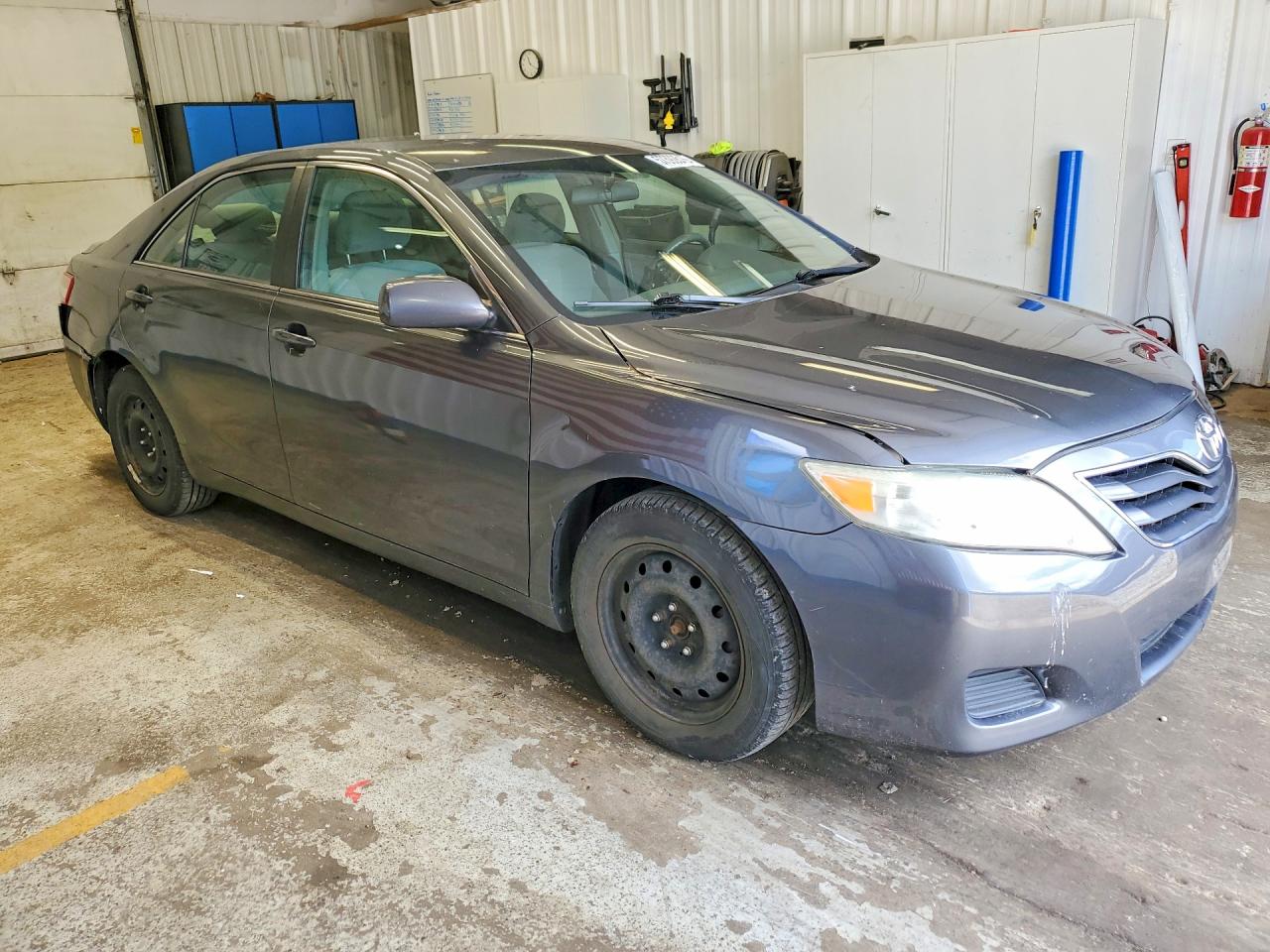 2010 Toyota Camry Le Gray vin: 4T1BF3EK9AU076535