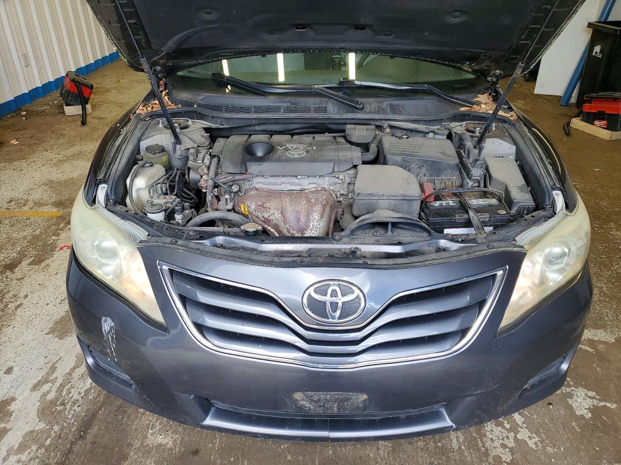 2010 Toyota Camry Le Gray vin: 4T1BF3EK9AU076535