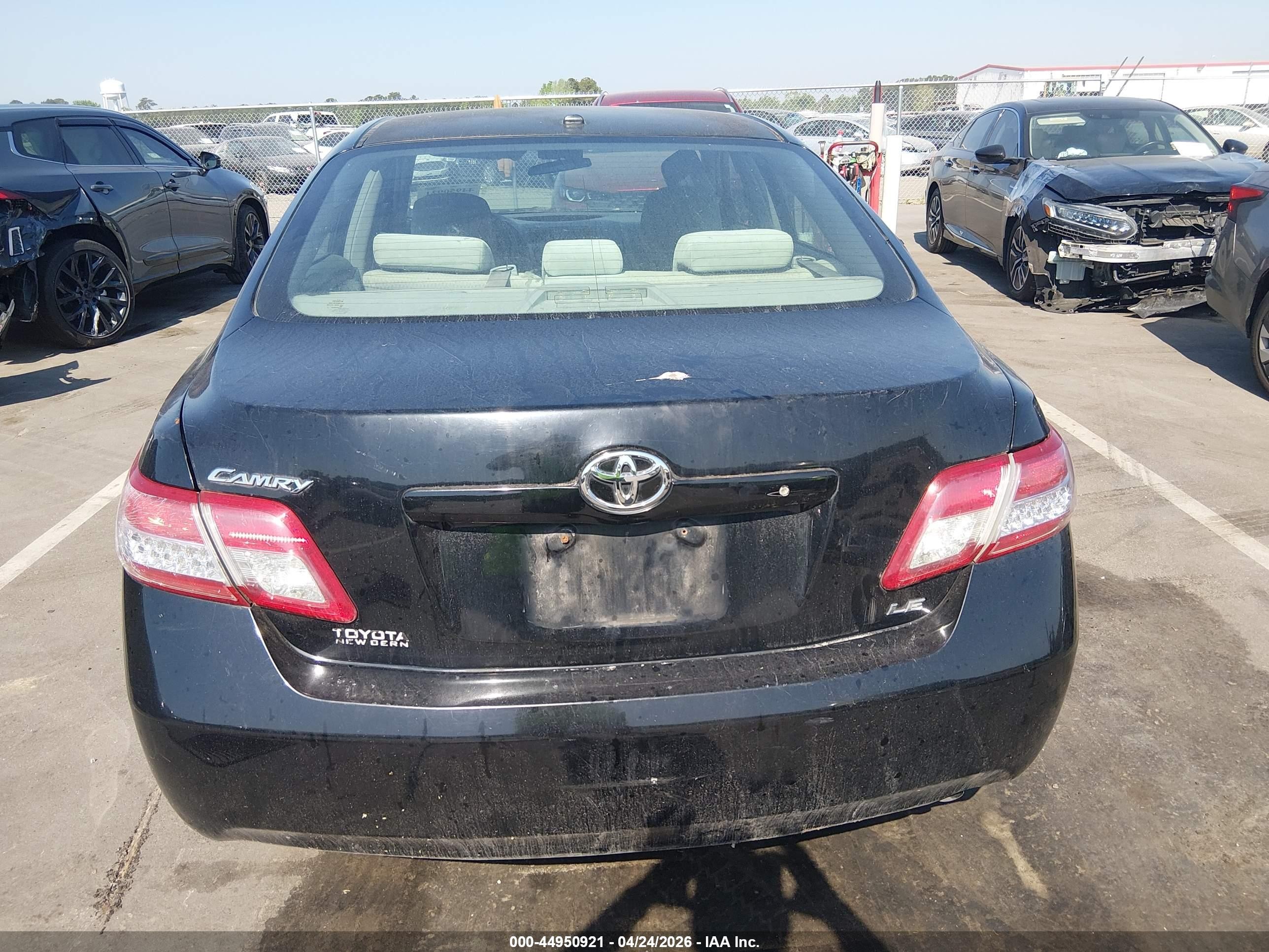 2010 Toyota Camry Le Black vin: 4T1BF3EK9AU079502