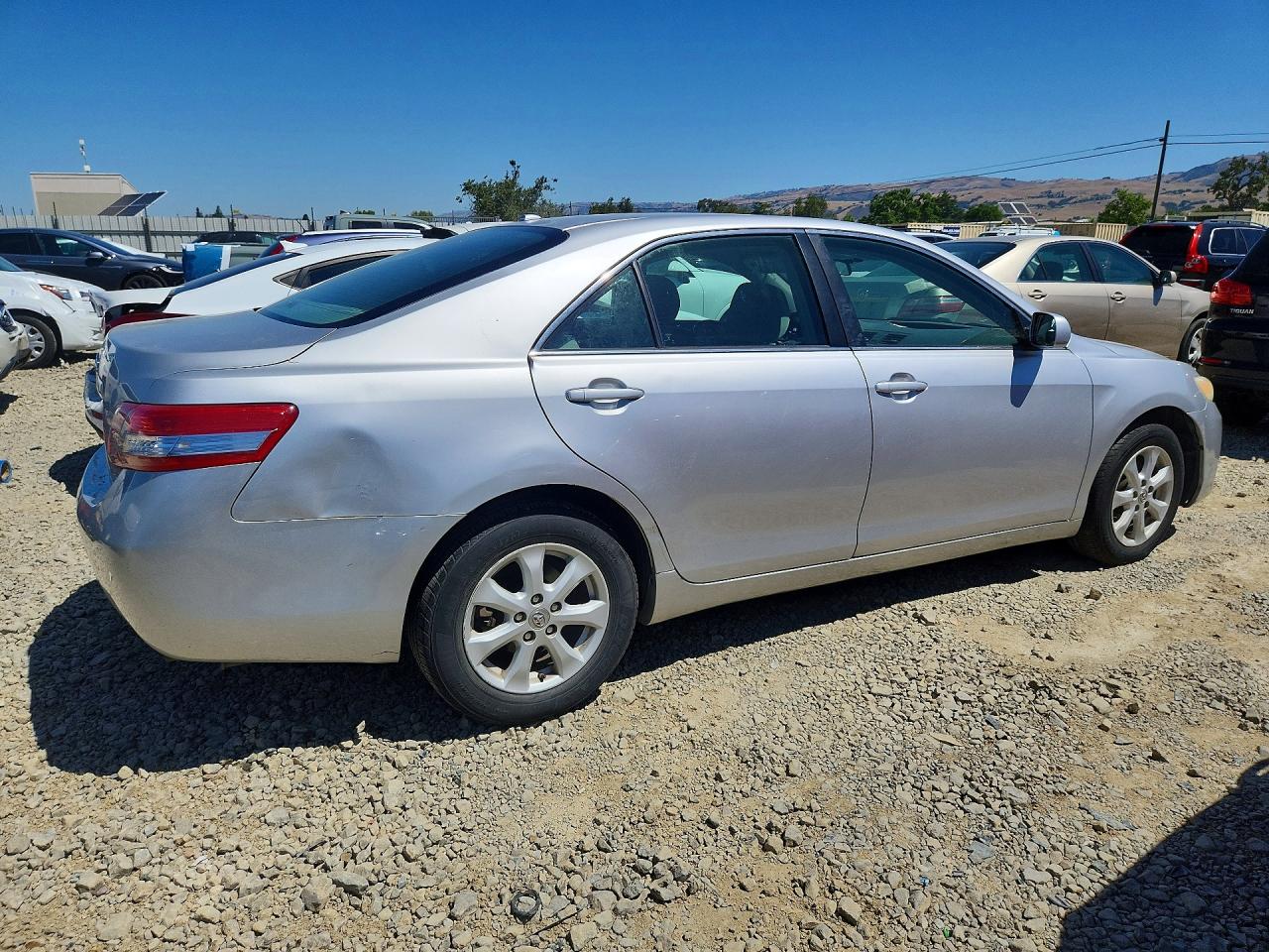 2010 Toyota Camry Le Silver vin: 4T1BF3EK9AU117231