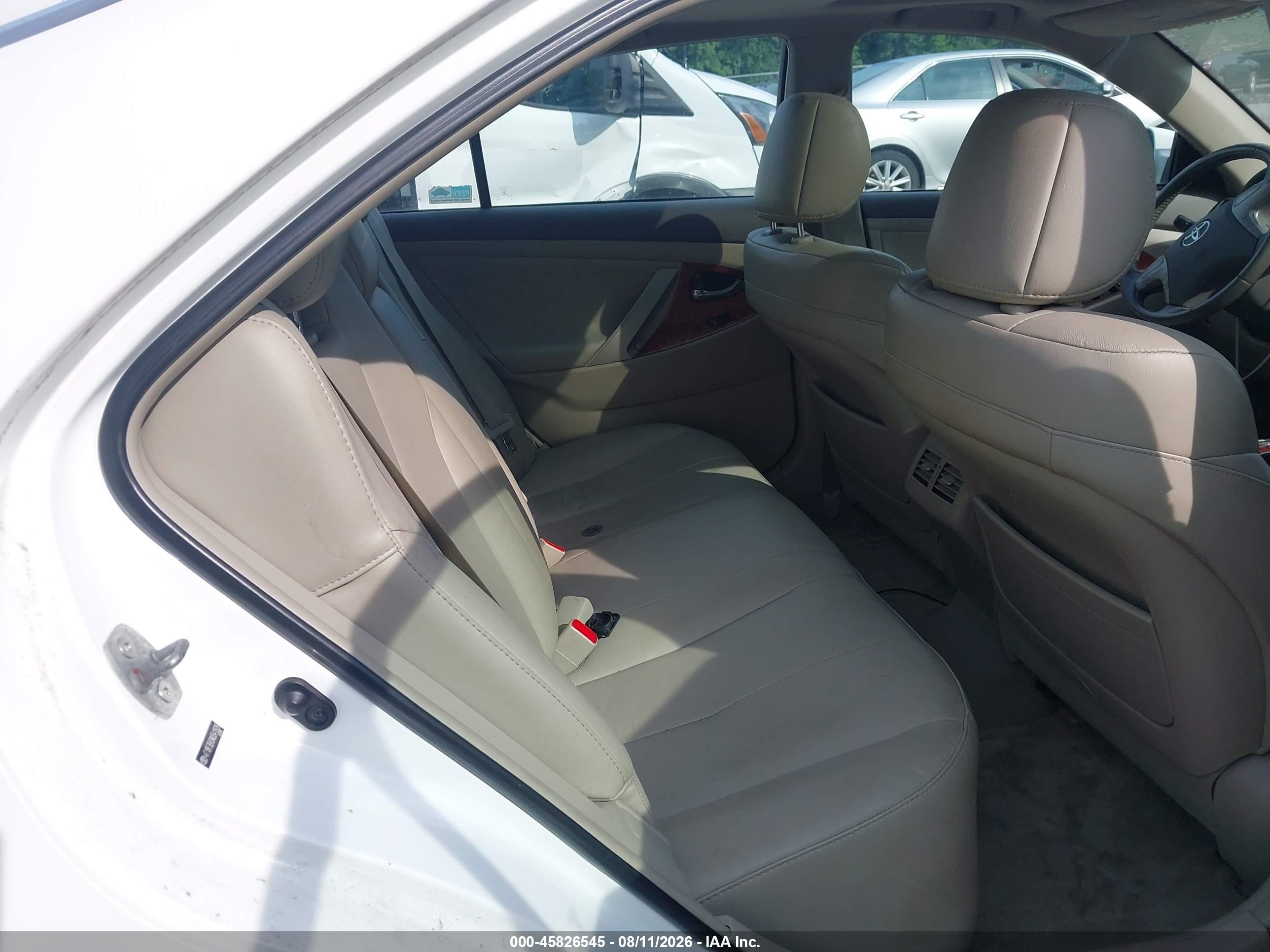 2010 Toyota Camry Xle White vin: 4T1BF3EK9AU541928