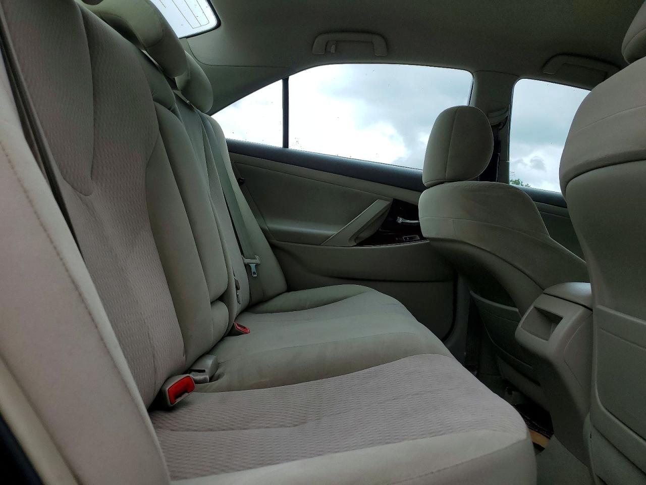 2010 Toyota Camry Le Blue vin: 4T1BF3EK9AU548698