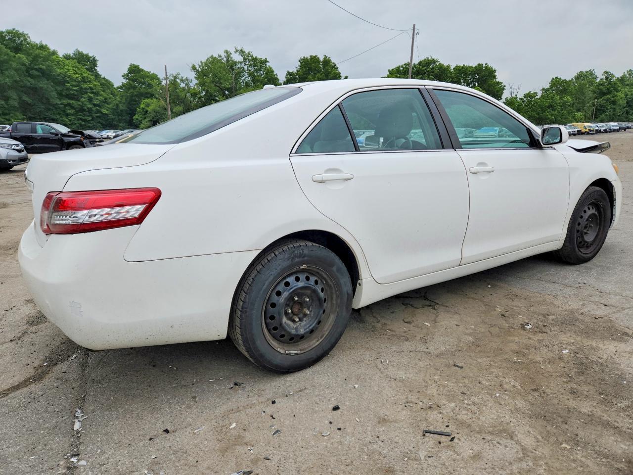 2010 Toyota Camry Le White vin: 4T1BF3EK9AU548880