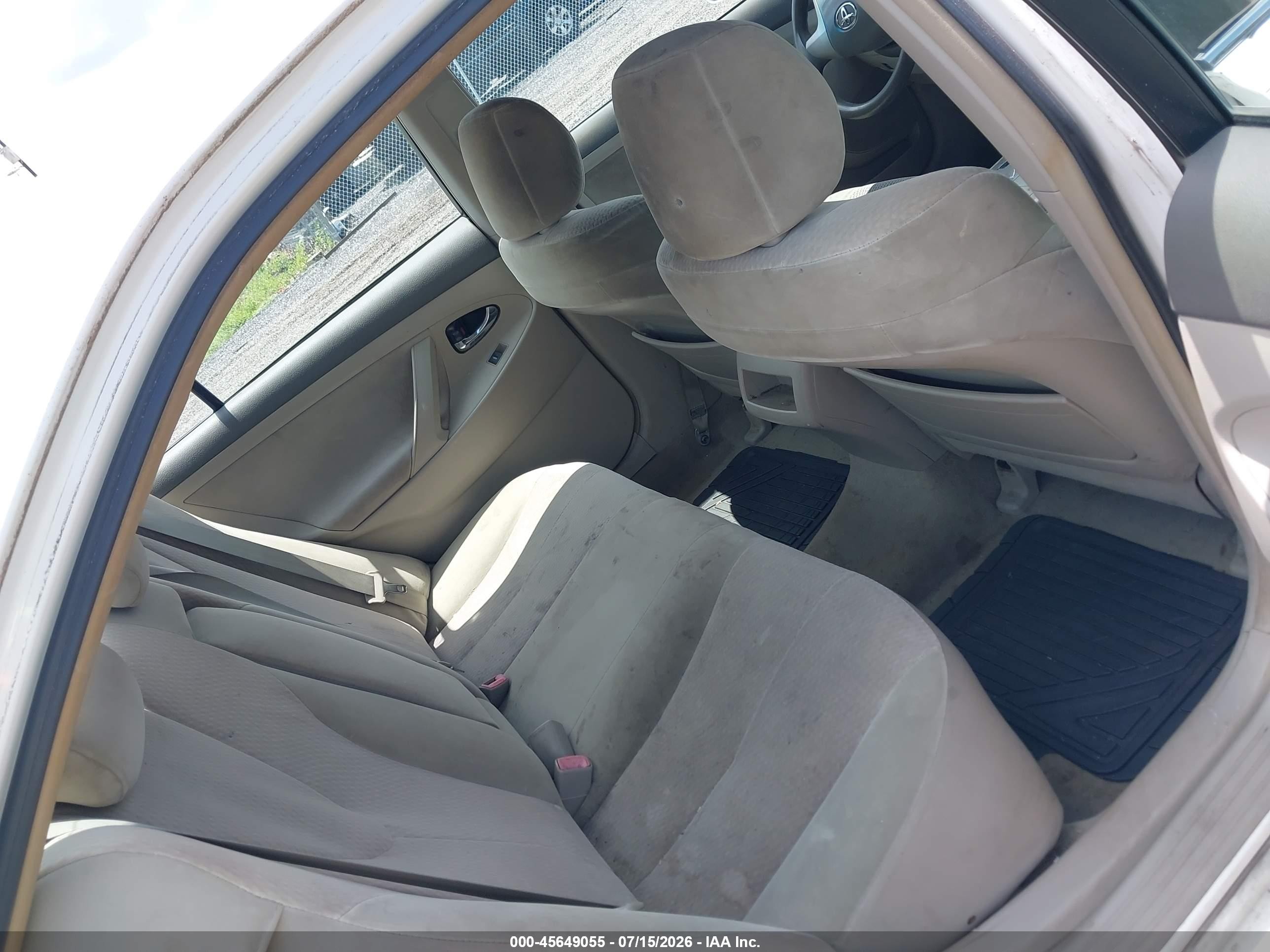 2010 Toyota Camry Le White vin: 4T1BF3EK9AU550290