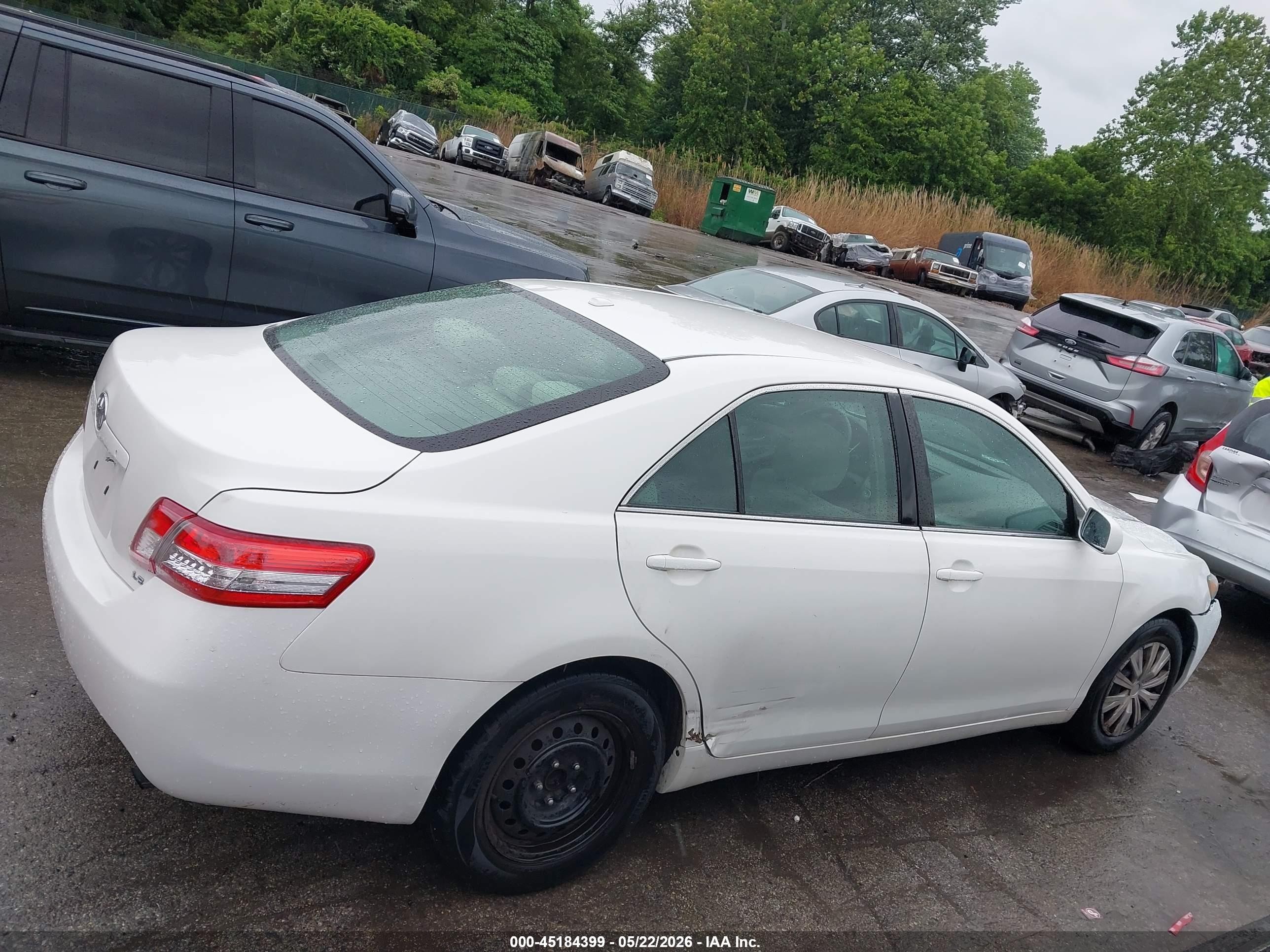 2010 Toyota Camry Le White vin: 4T1BF3EK9AU550600