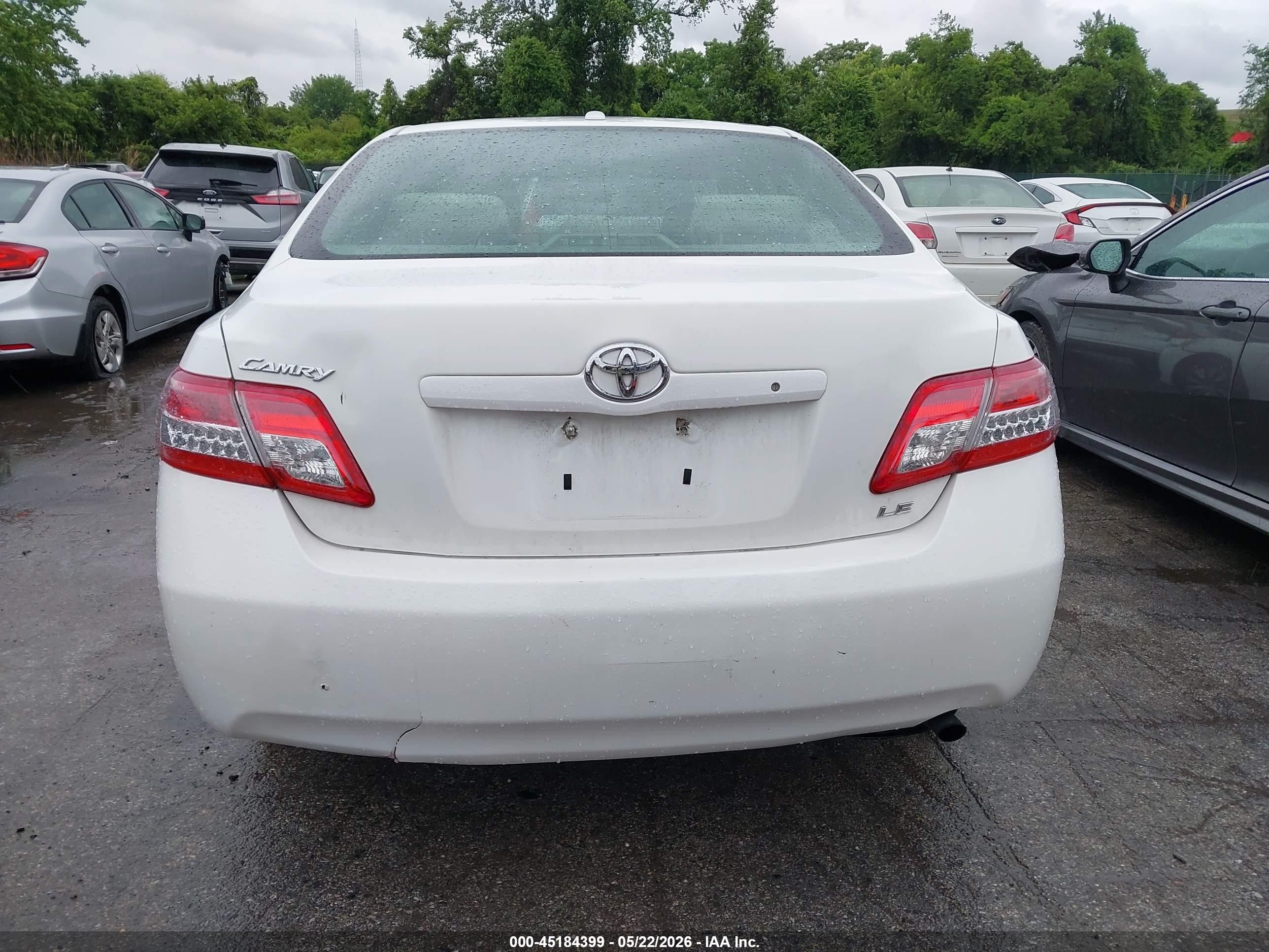 2010 Toyota Camry Le White vin: 4T1BF3EK9AU550600