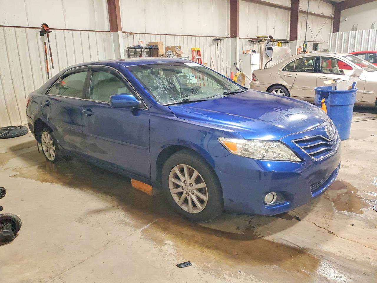 2010 Toyota Camry Xle Blue vin: 4T1BF3EK9AU553495