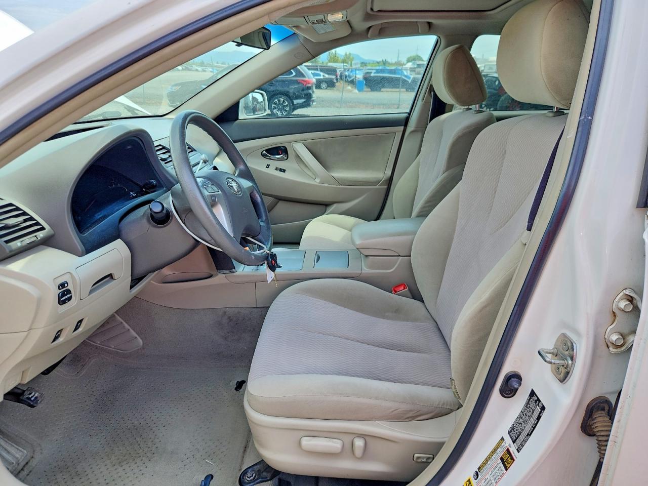 2010 Toyota Camry Le White vin: 4T1BF3EK9AU573312