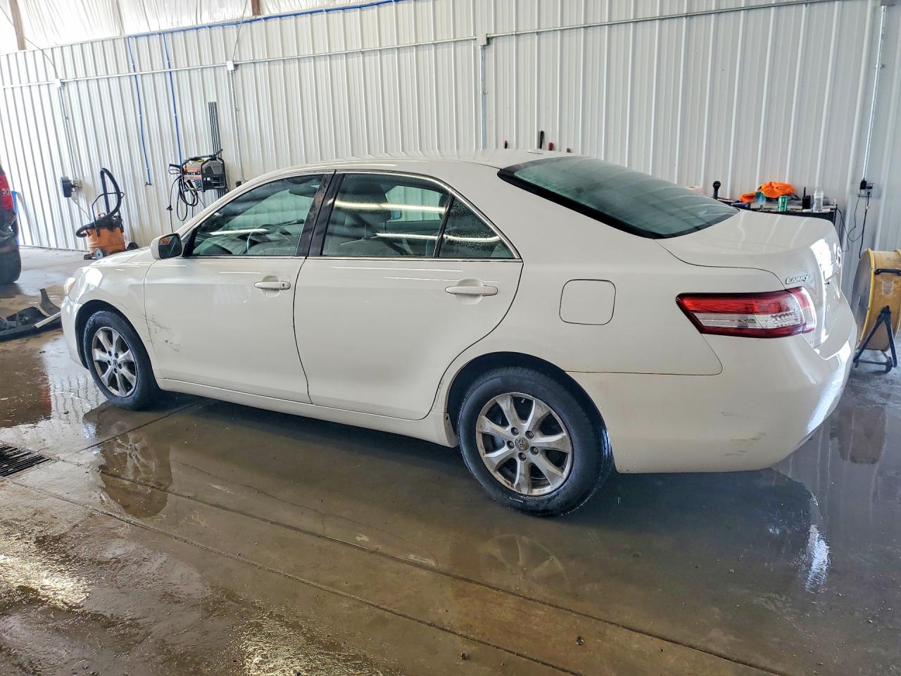 2010 Toyota Camry Le Белый vin: 4T1BF3EK9AU577893