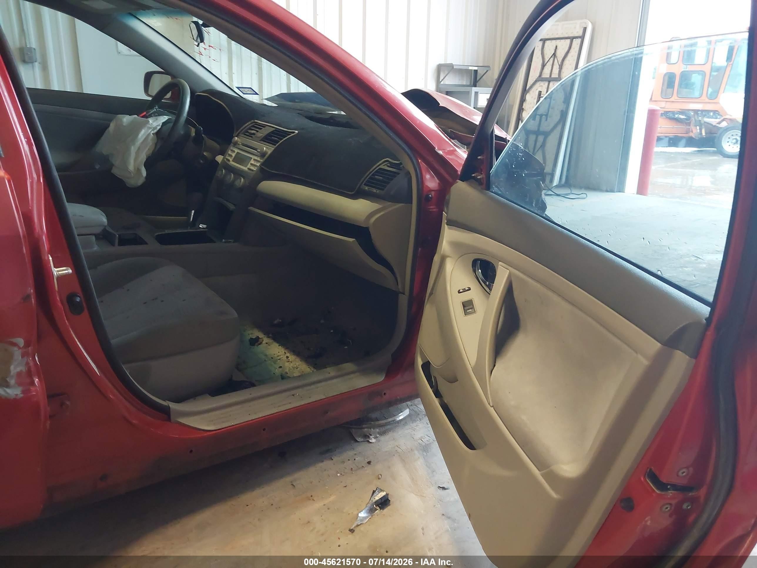 2011 Toyota Camry Le Red vin: 4T1BF3EK9BU127808