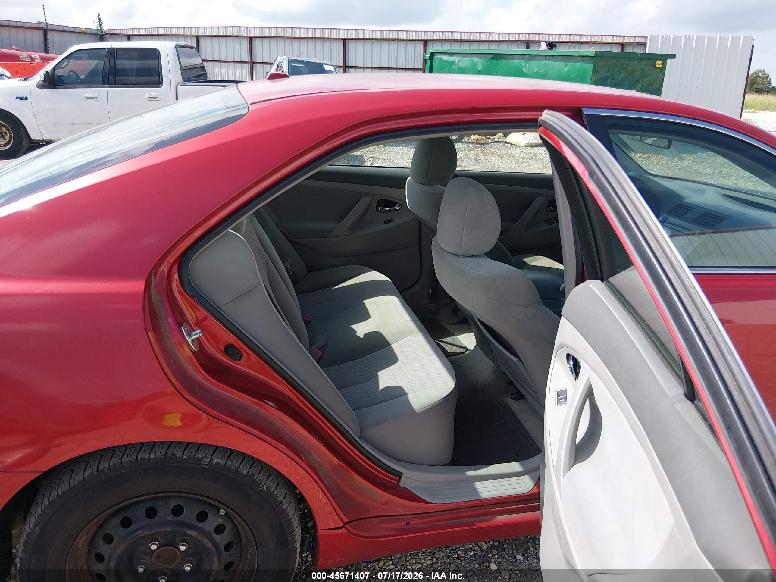 2011 Toyota Camry Le Red vin: 4T1BF3EK9BU139070