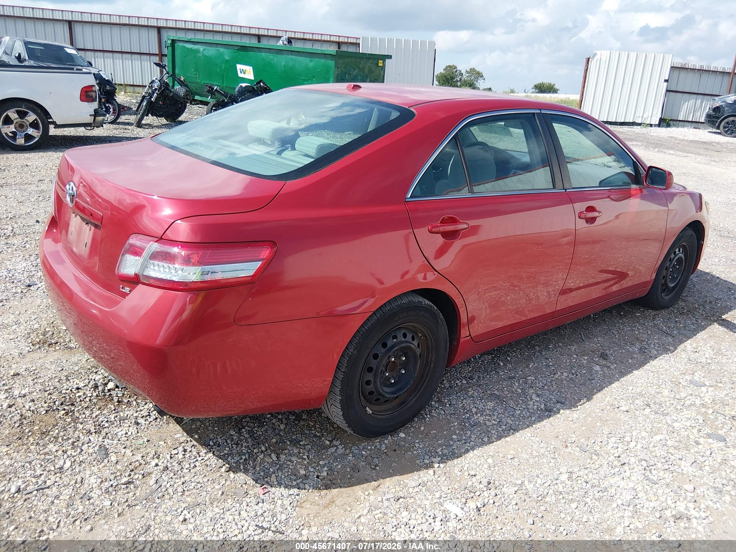 2011 Toyota Camry Le Red vin: 4T1BF3EK9BU139070