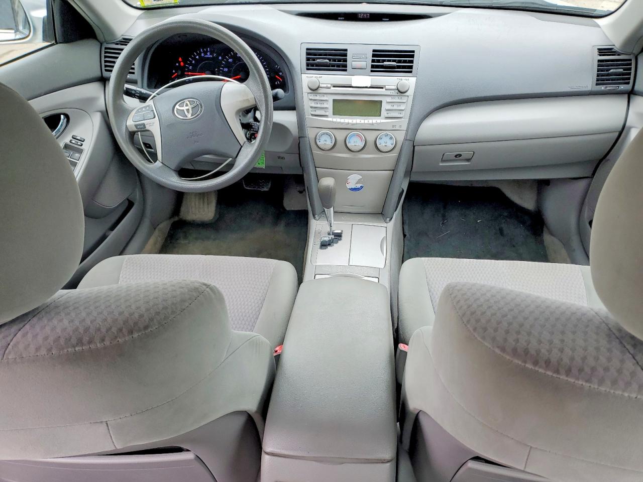 2011 Toyota Camry Le Silver vin: 4T1BF3EK9BU140882