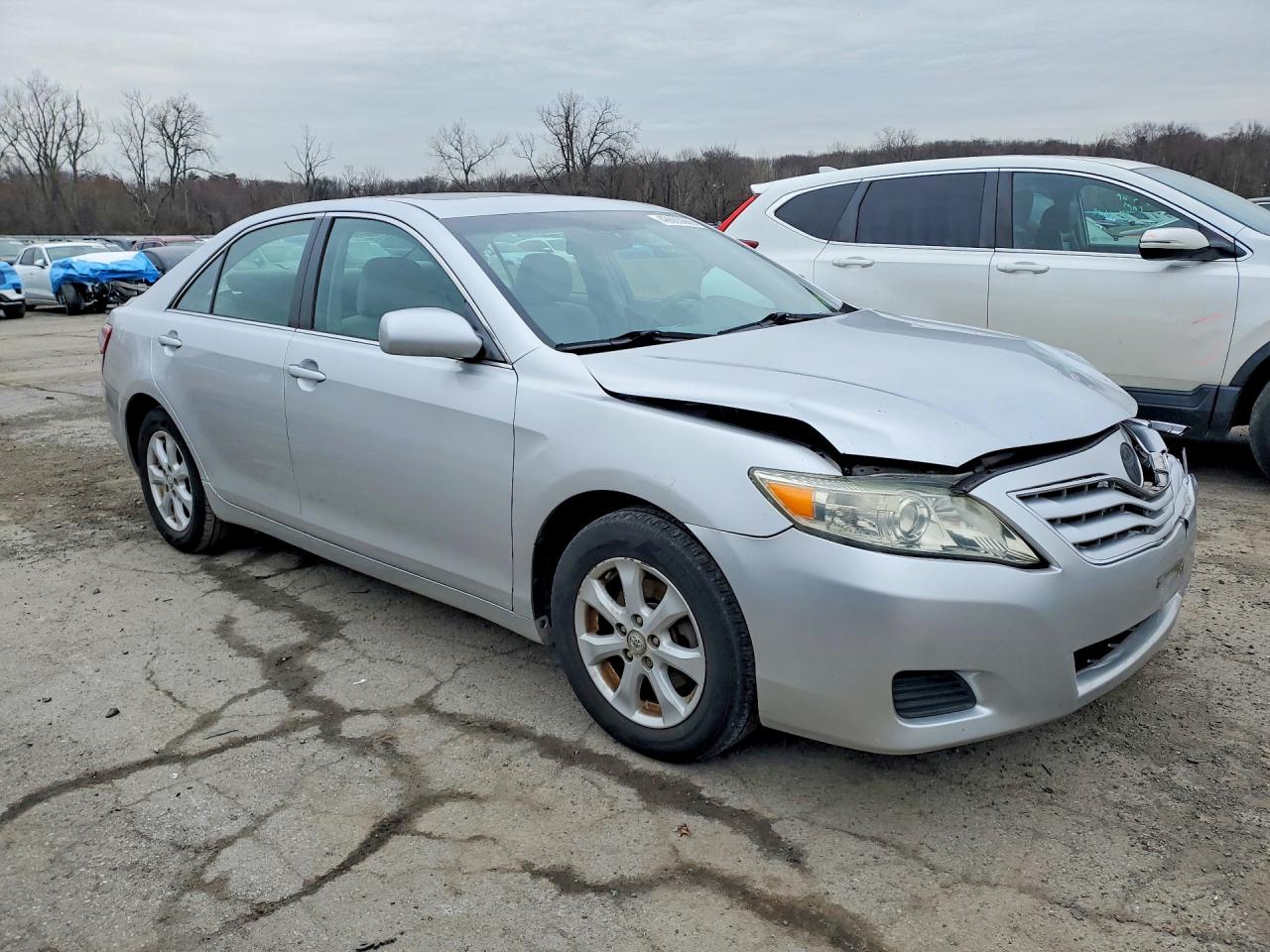 2011 Toyota Camry Le Silver vin: 4T1BF3EK9BU140882