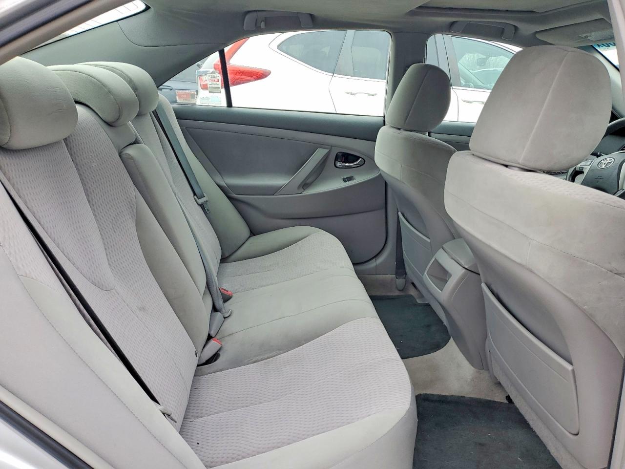 2011 Toyota Camry Le Silver vin: 4T1BF3EK9BU140882
