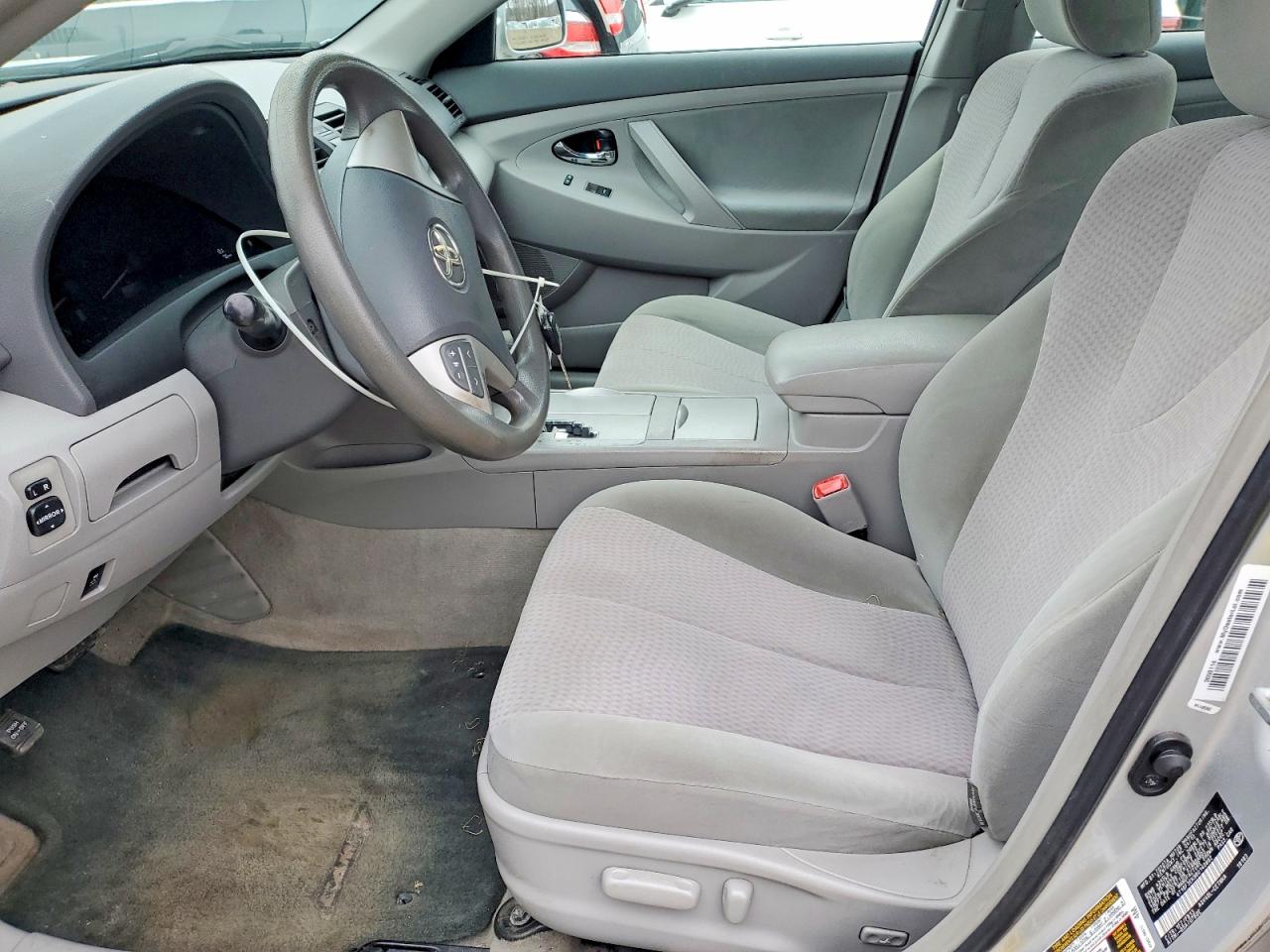 2011 Toyota Camry Le Silver vin: 4T1BF3EK9BU140882