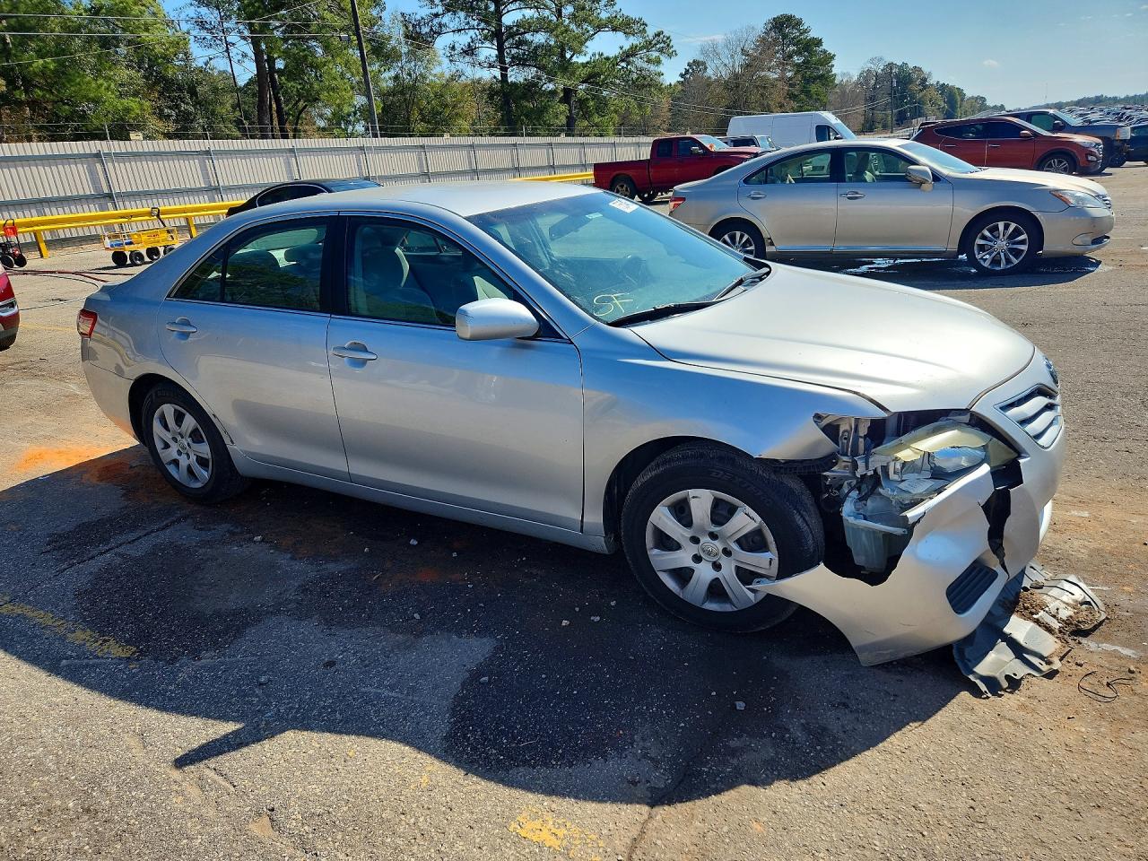 2011 Toyota Camry Le Silver vin: 4T1BF3EK9BU152966