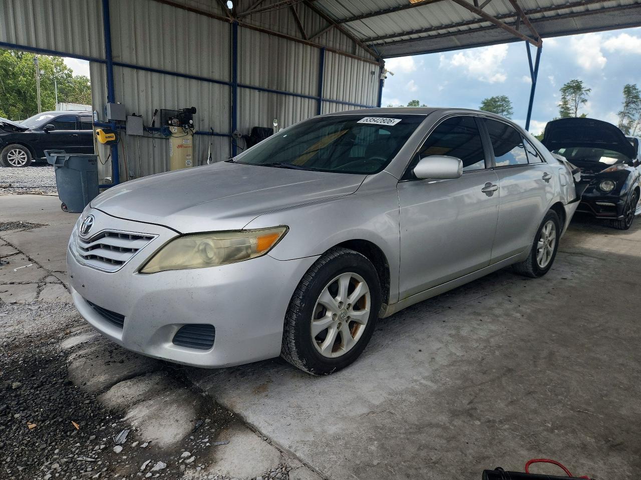 2011 Toyota Camry Le Серебряный vin: 4T1BF3EK9BU156600