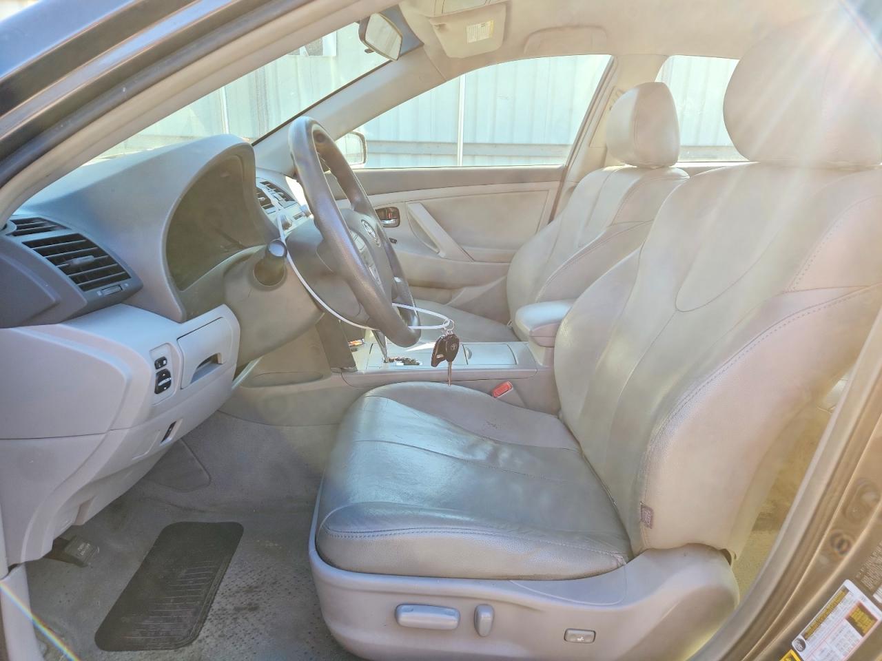 2011 Toyota Camry Le Gray vin: 4T1BF3EK9BU156712