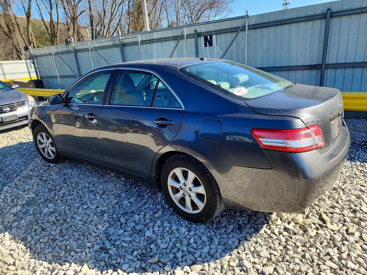 2011 Toyota Camry Le Gray vin: 4T1BF3EK9BU156712