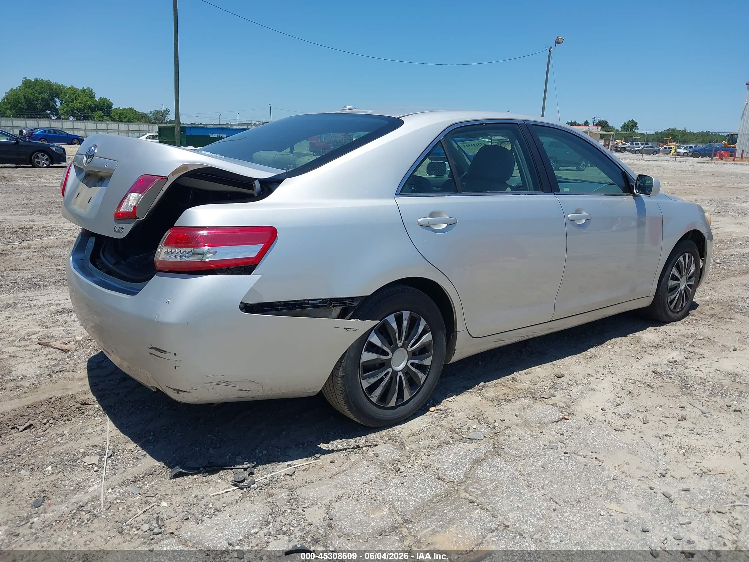 2011 Toyota Camry Le Silver vin: 4T1BF3EK9BU168326