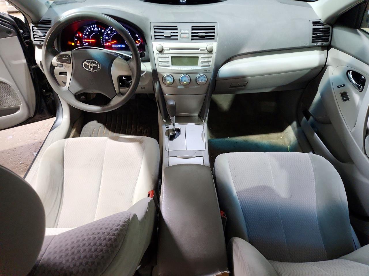 2011 Toyota Camry Le Gray vin: 4T1BF3EK9BU186518