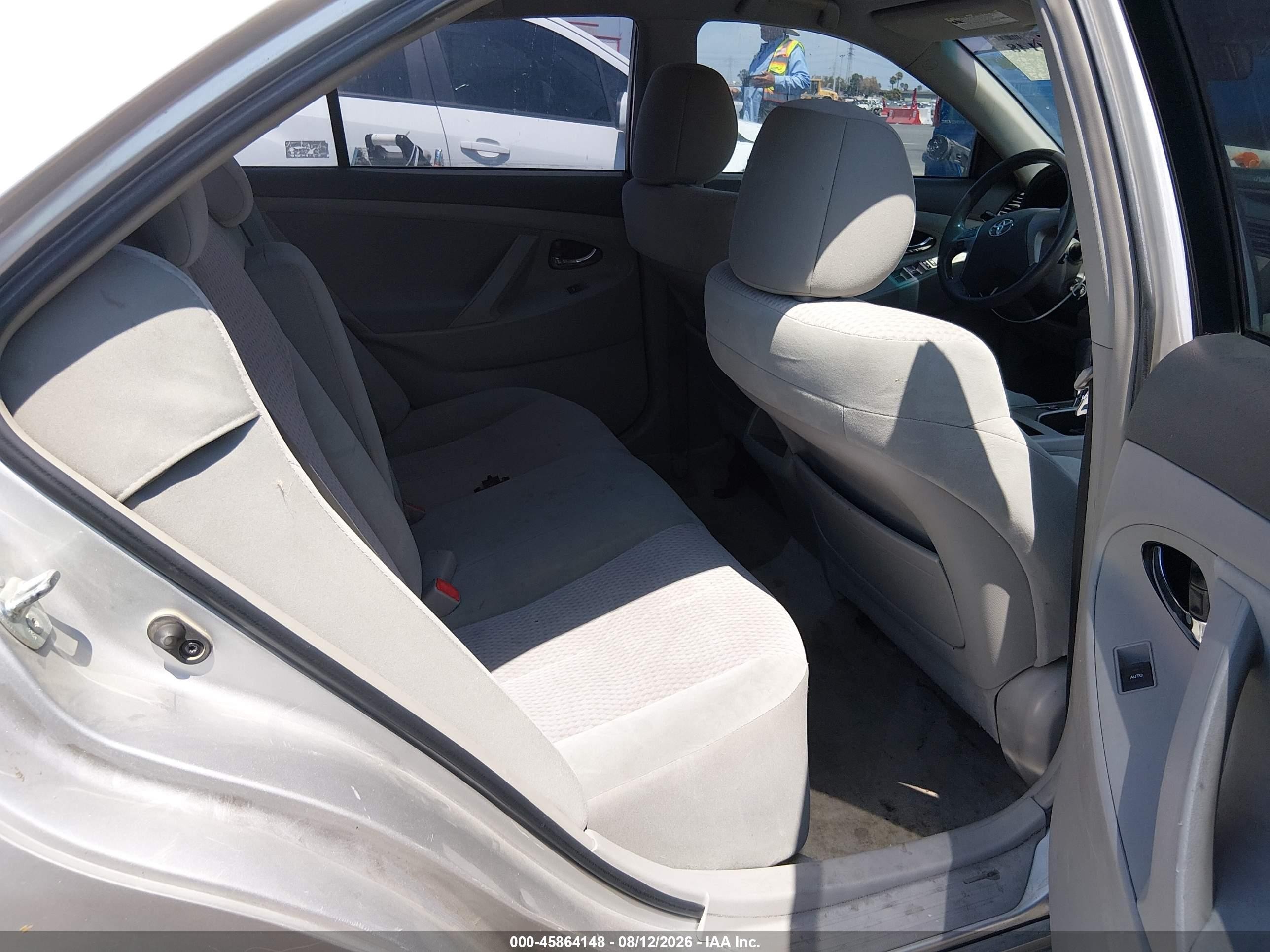 2011 Toyota Camry Le Gray vin: 4T1BF3EK9BU189466