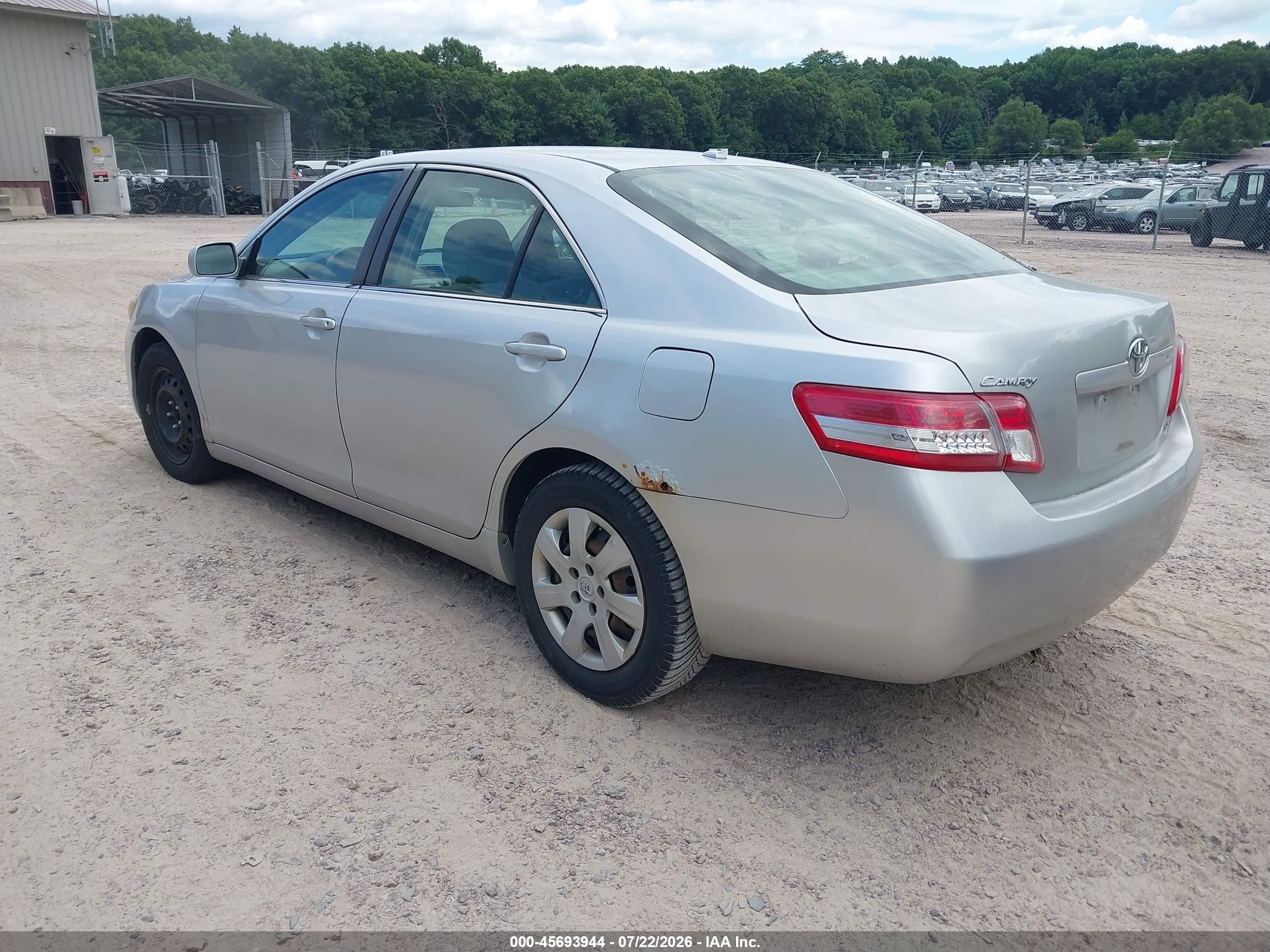 2011 Toyota Camry Le Silver vin: 4T1BF3EK9BU191816