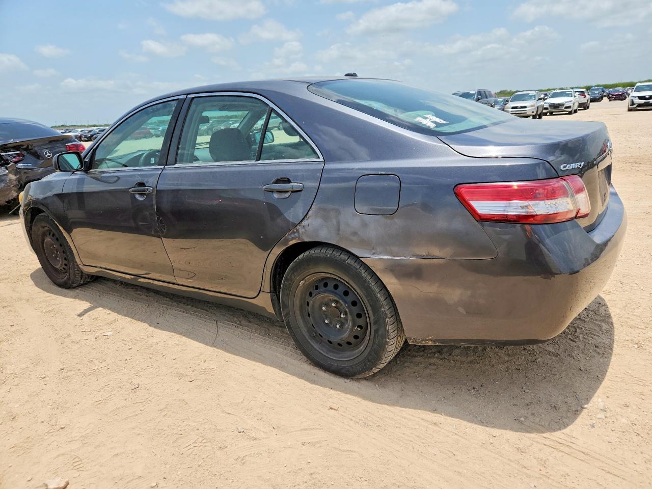 2011 Toyota Camry Le Gray vin: 4T1BF3EK9BU220652
