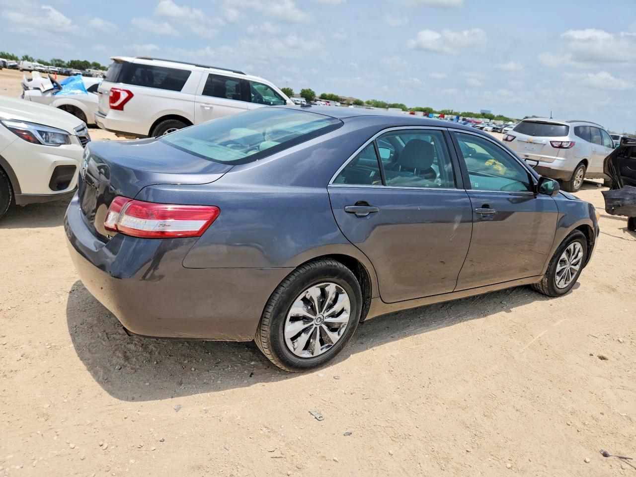 2011 Toyota Camry Le Gray vin: 4T1BF3EK9BU220652