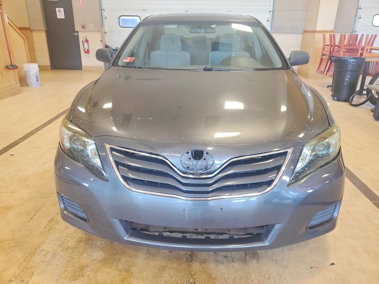 2011 Toyota Camry Le Gray vin: 4T1BF3EK9BU221249
