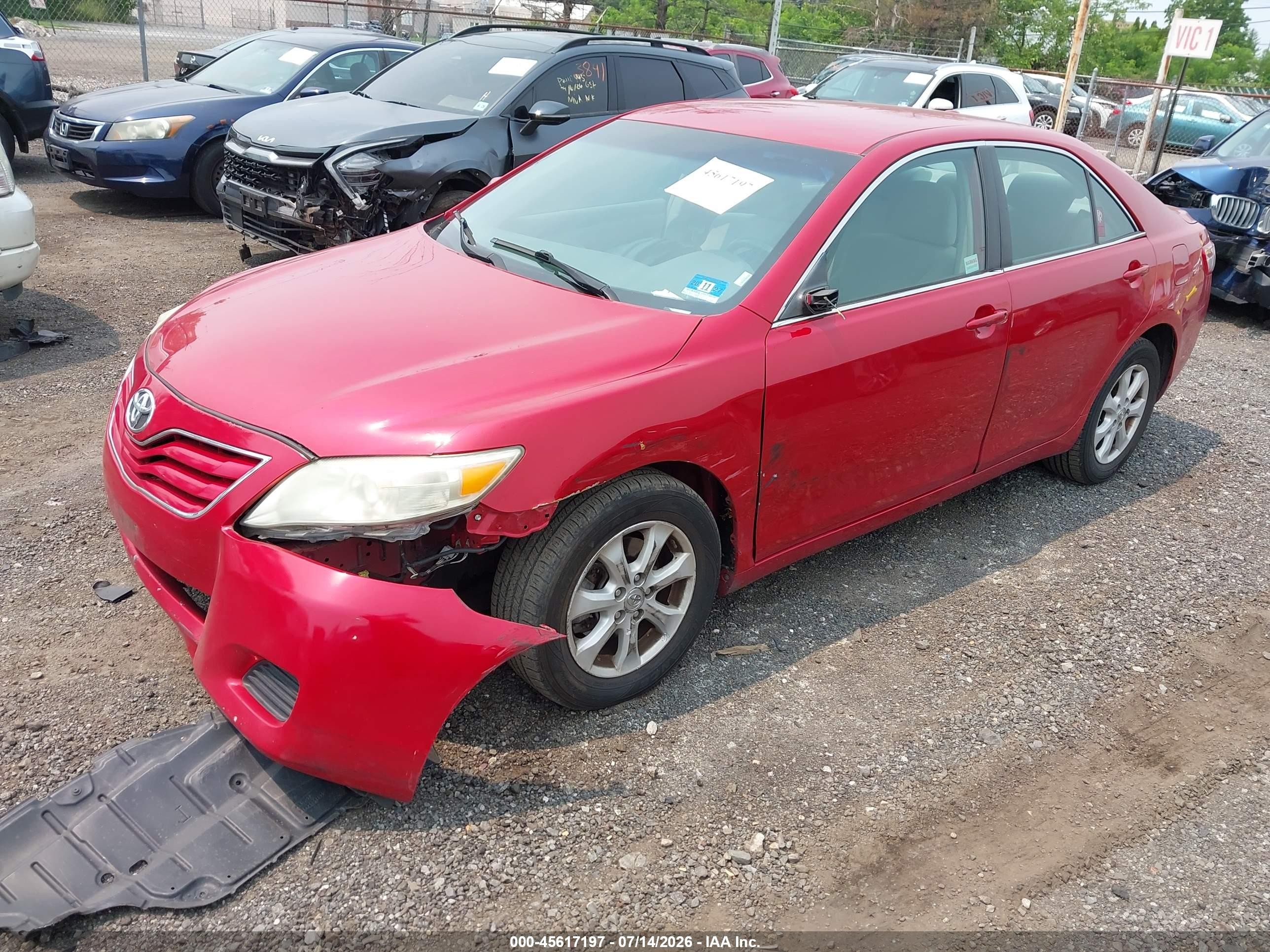 2011 Toyota Camry Le Red vin: 4T1BF3EK9BU604138