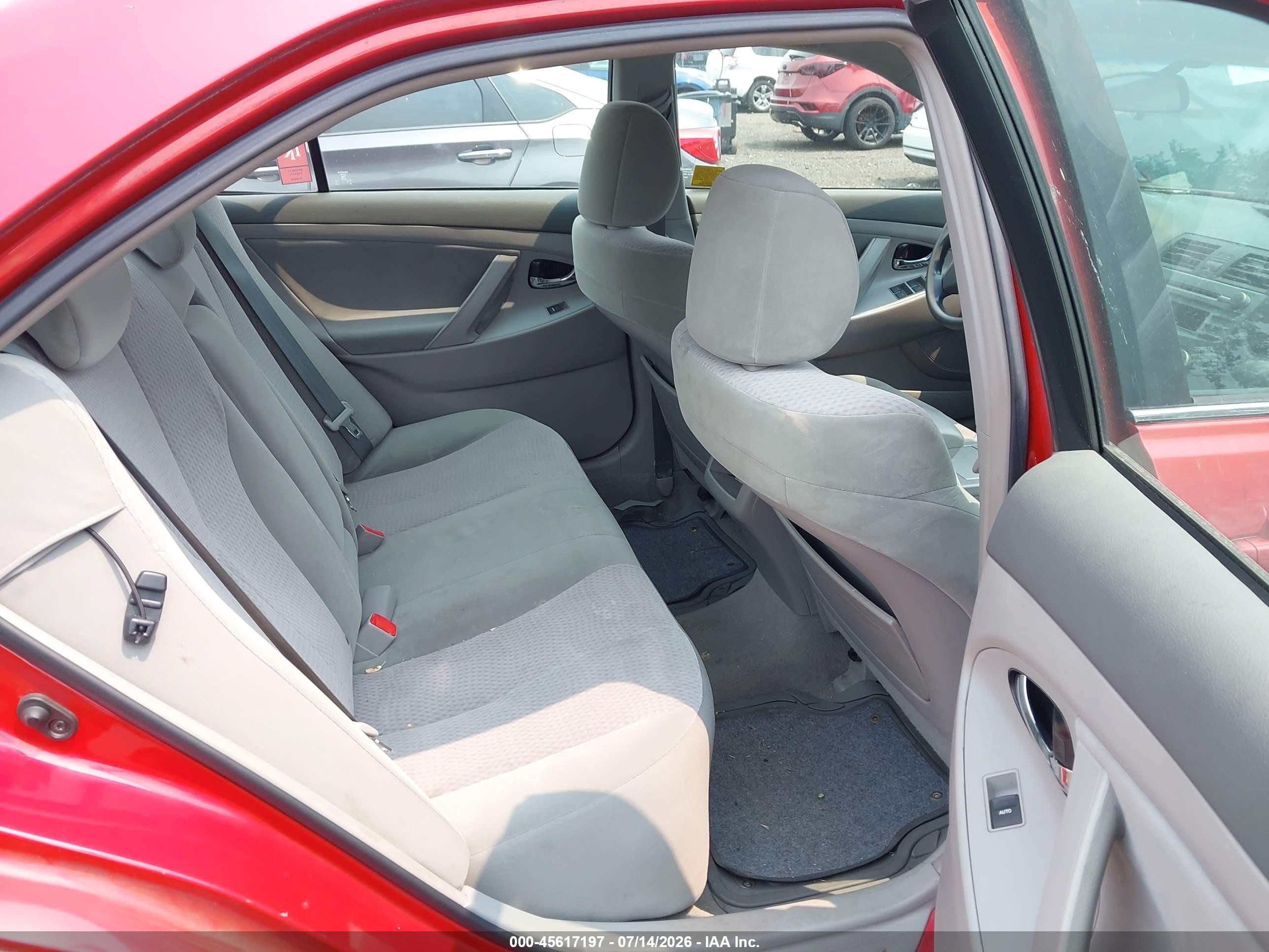 2011 Toyota Camry Le Red vin: 4T1BF3EK9BU604138