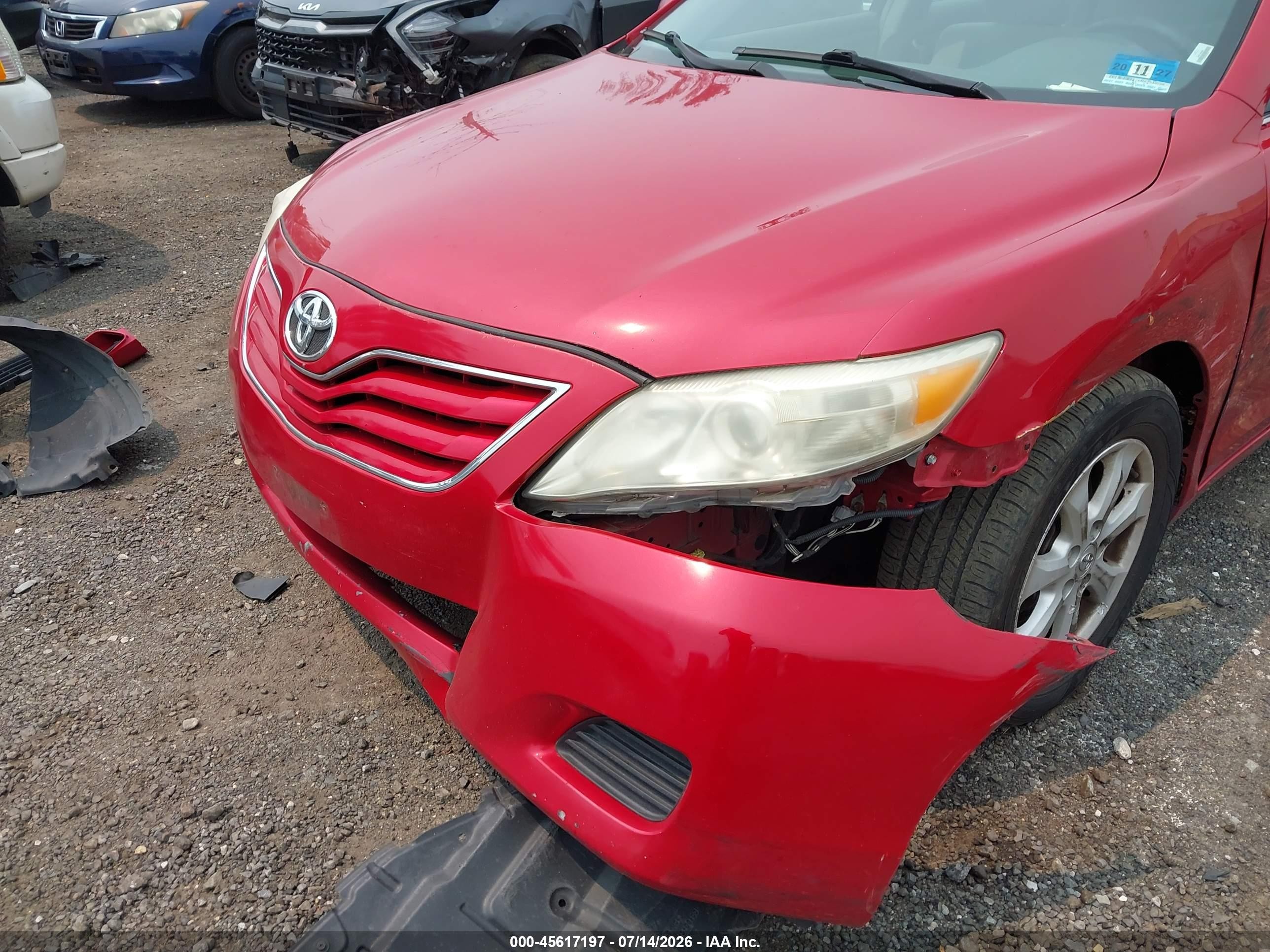 2011 Toyota Camry Le Red vin: 4T1BF3EK9BU604138