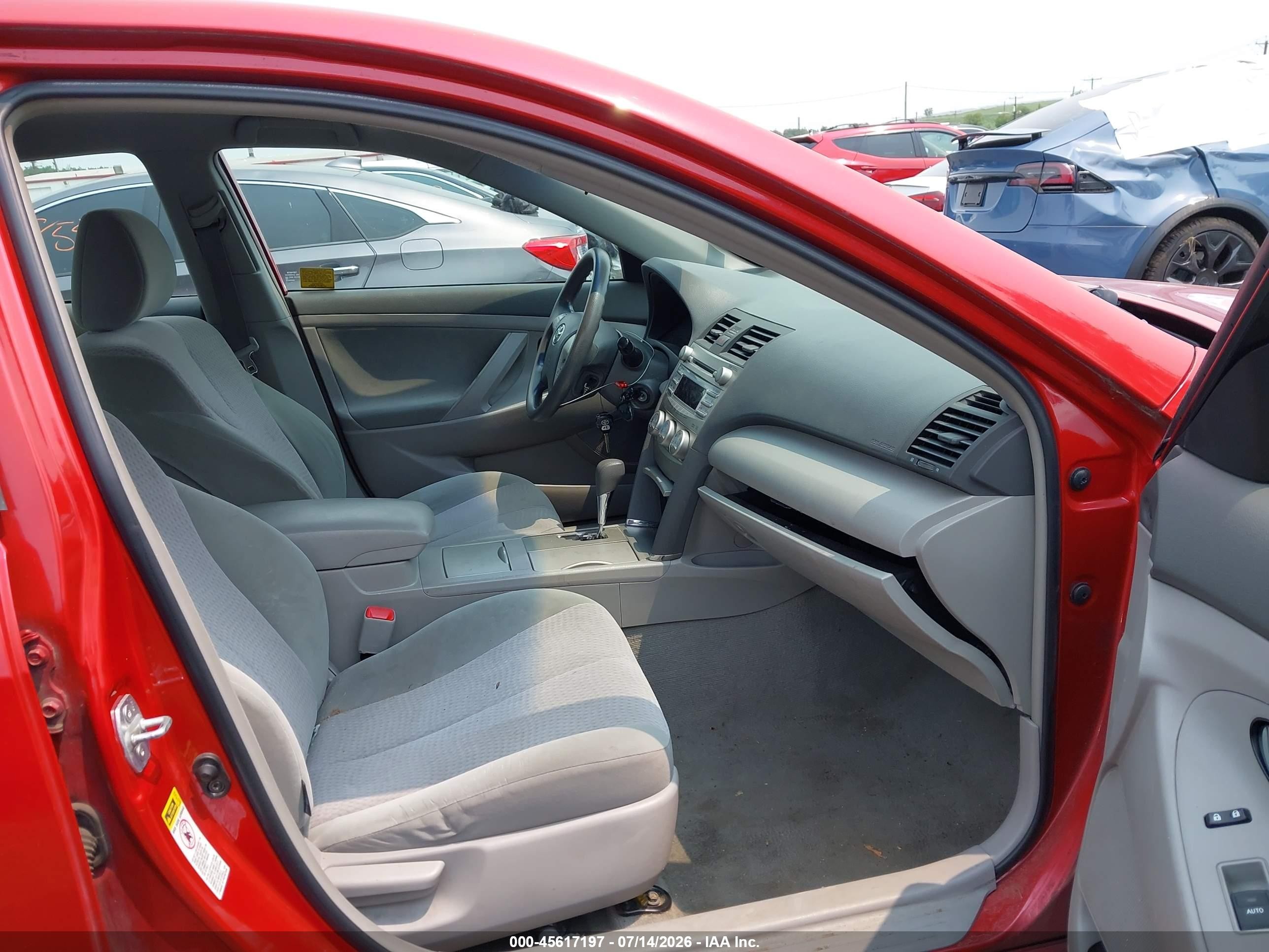 2011 Toyota Camry Le Red vin: 4T1BF3EK9BU604138