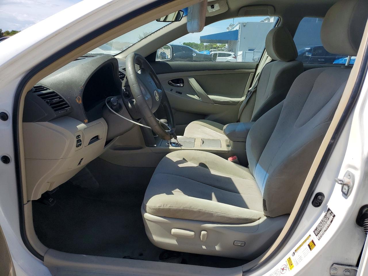 2011 Toyota Camry Le White vin: 4T1BF3EK9BU611252