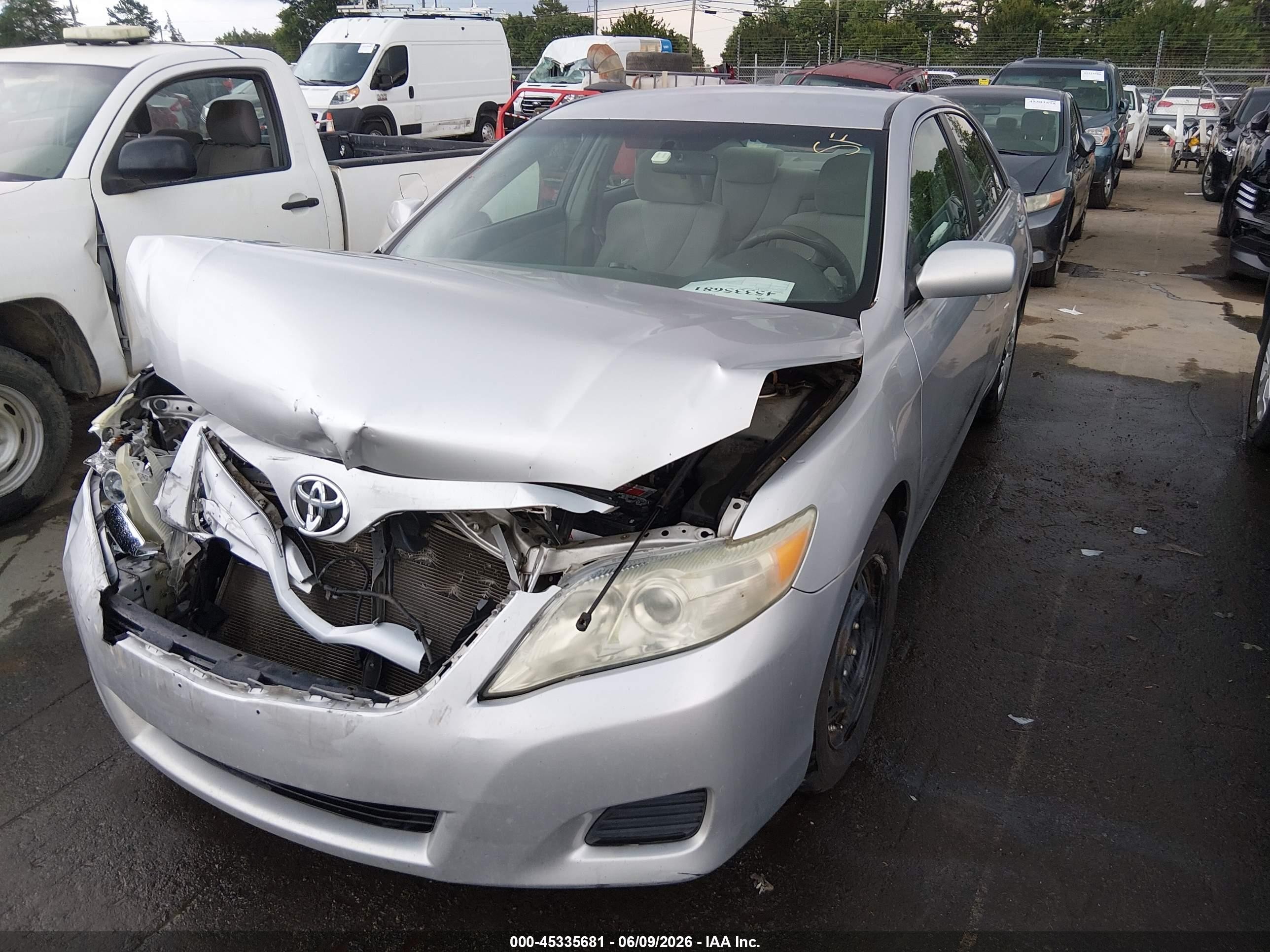 2011 Toyota Camry Le Silver vin: 4T1BF3EK9BU613616