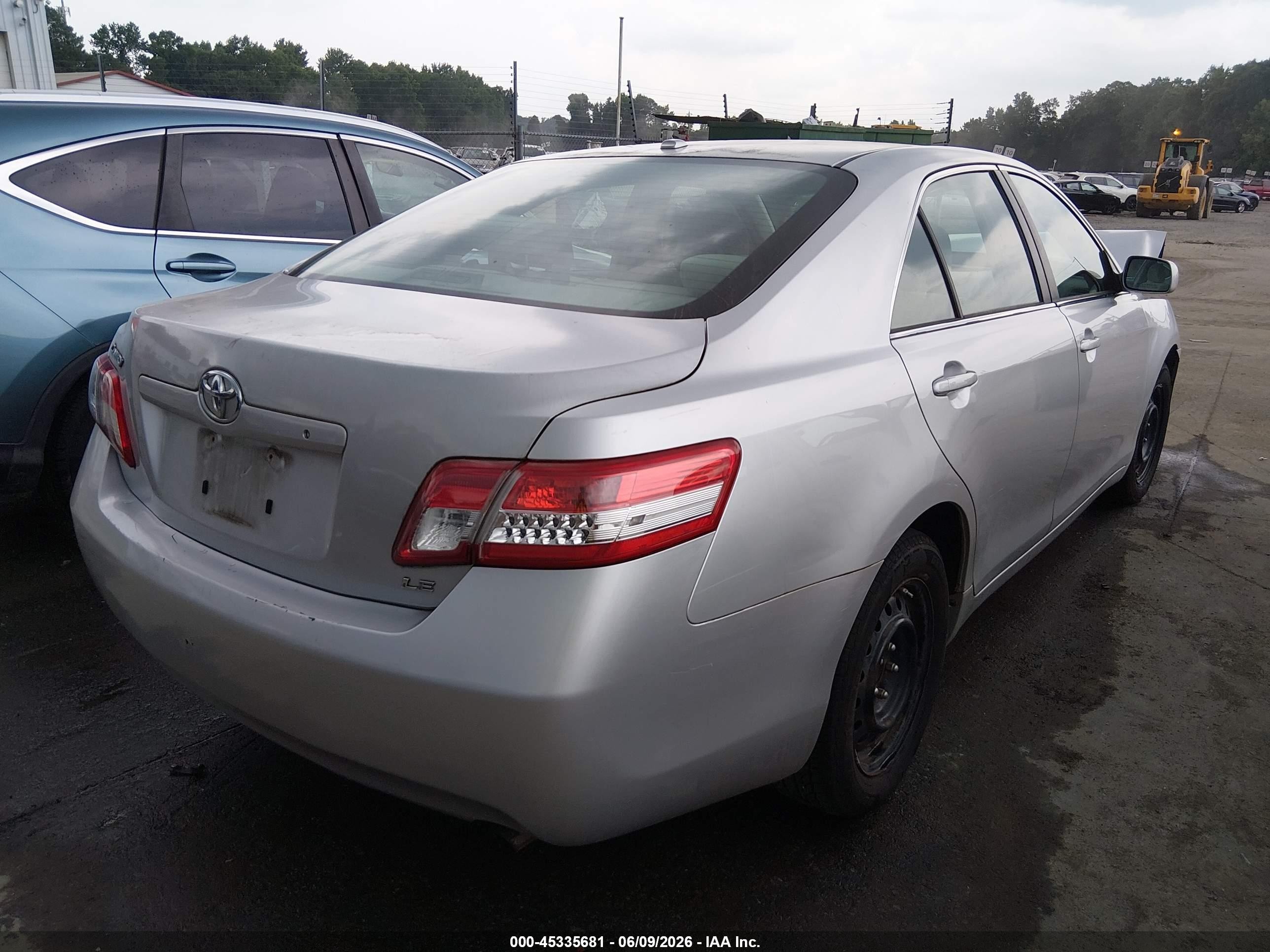 2011 Toyota Camry Le Silver vin: 4T1BF3EK9BU613616