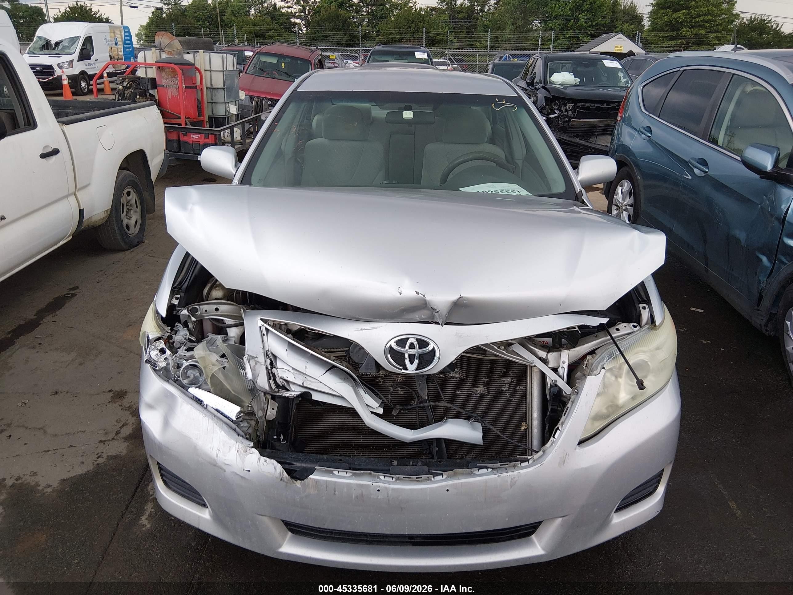 2011 Toyota Camry Le Silver vin: 4T1BF3EK9BU613616