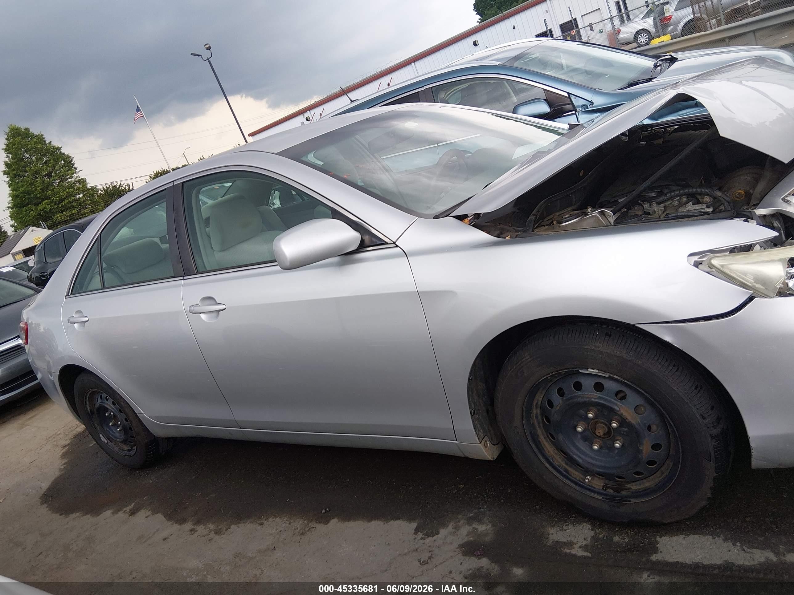 2011 Toyota Camry Le Silver vin: 4T1BF3EK9BU613616