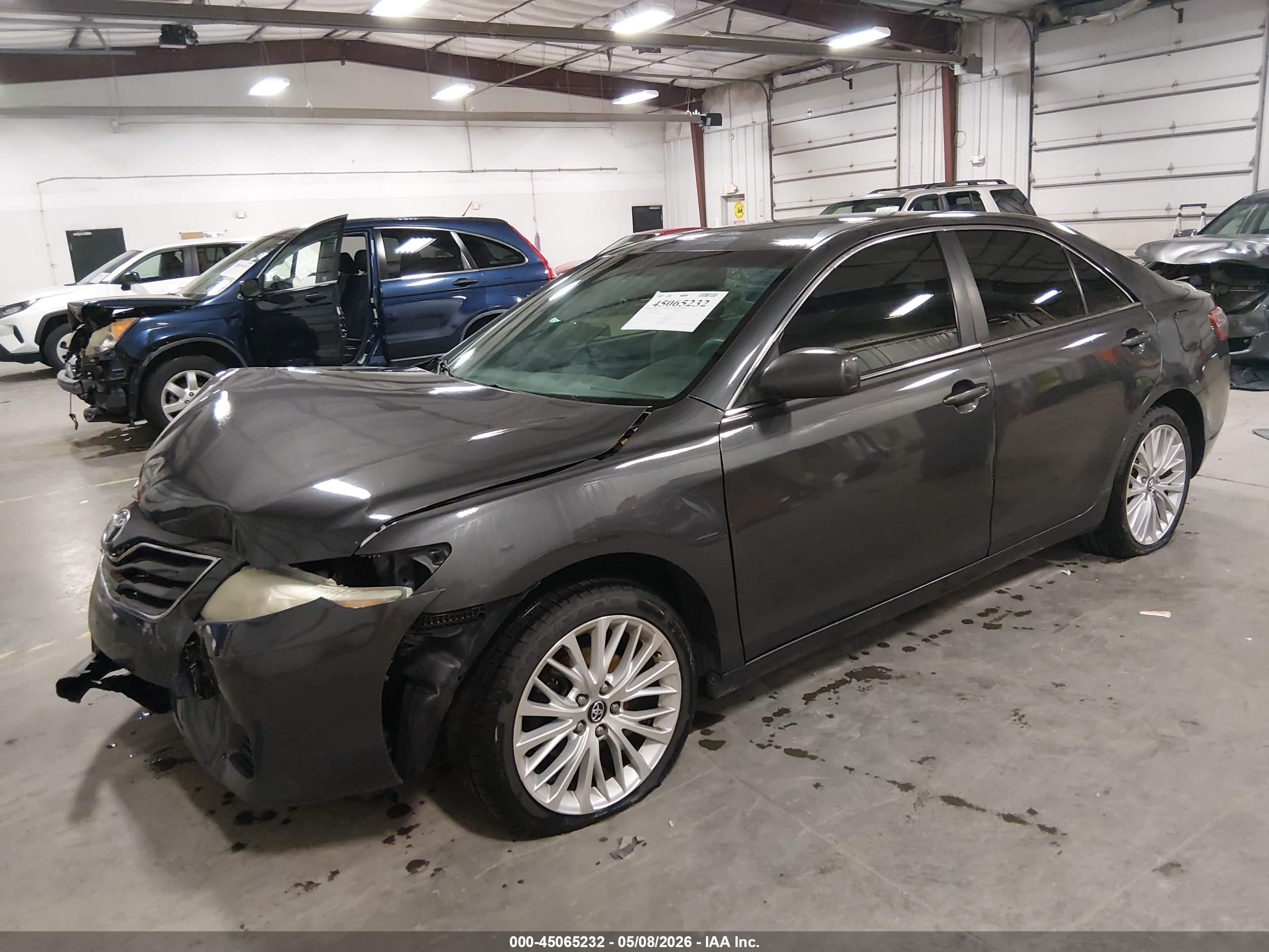 2011 Toyota Camry Le Gray vin: 4T1BF3EK9BU614264