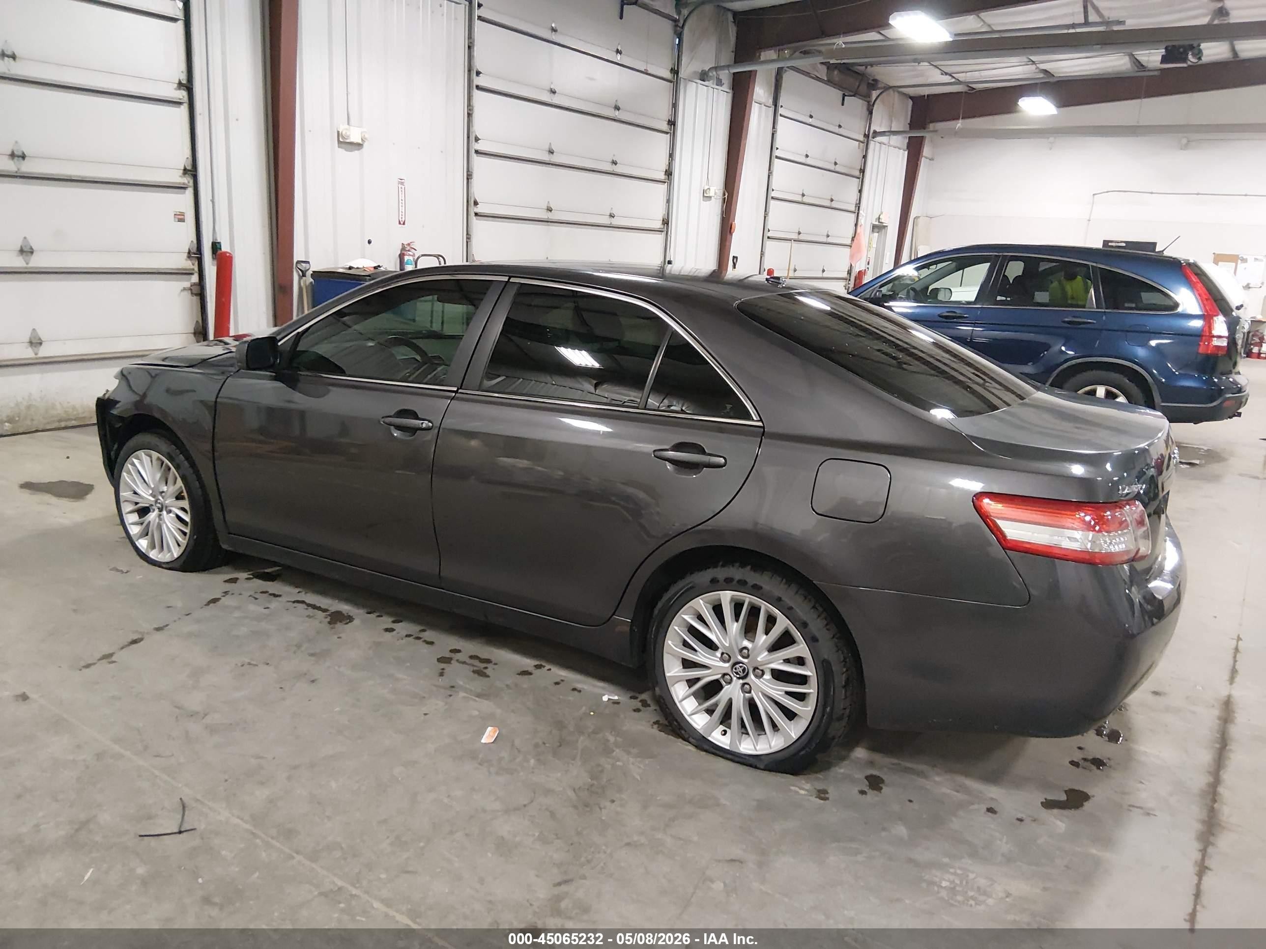 2011 Toyota Camry Le Gray vin: 4T1BF3EK9BU614264