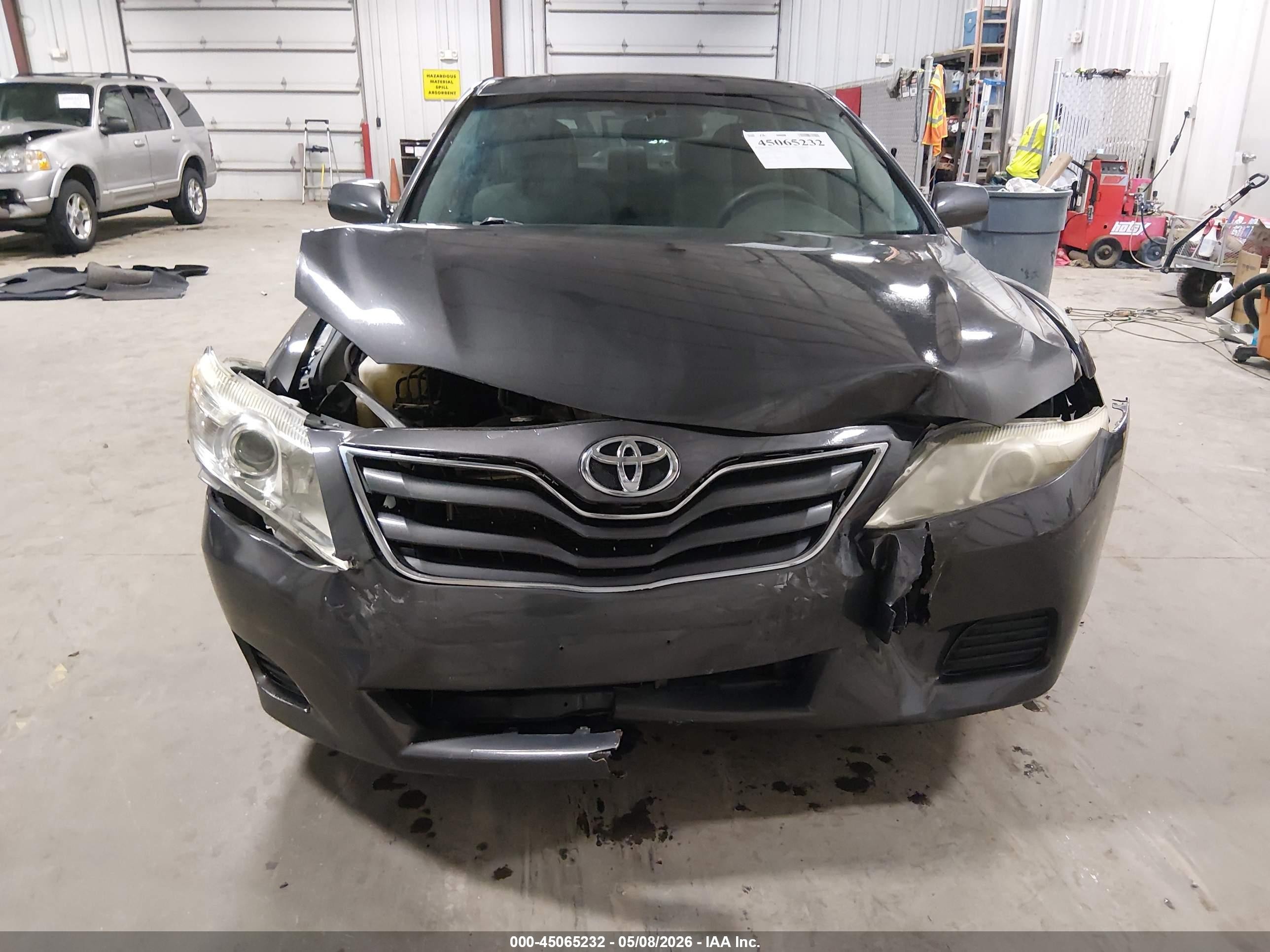 2011 Toyota Camry Le Gray vin: 4T1BF3EK9BU614264