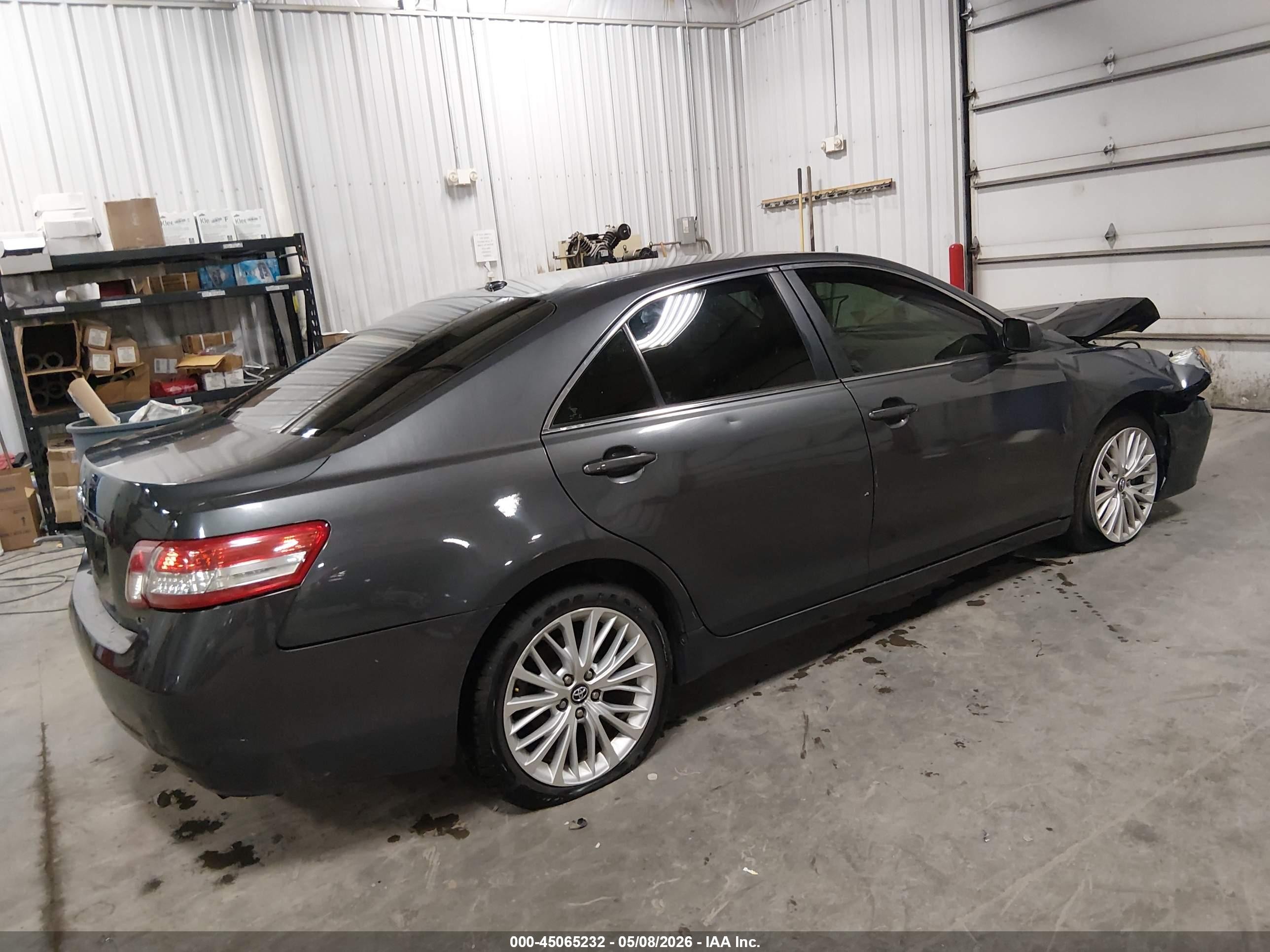 2011 Toyota Camry Le Gray vin: 4T1BF3EK9BU614264