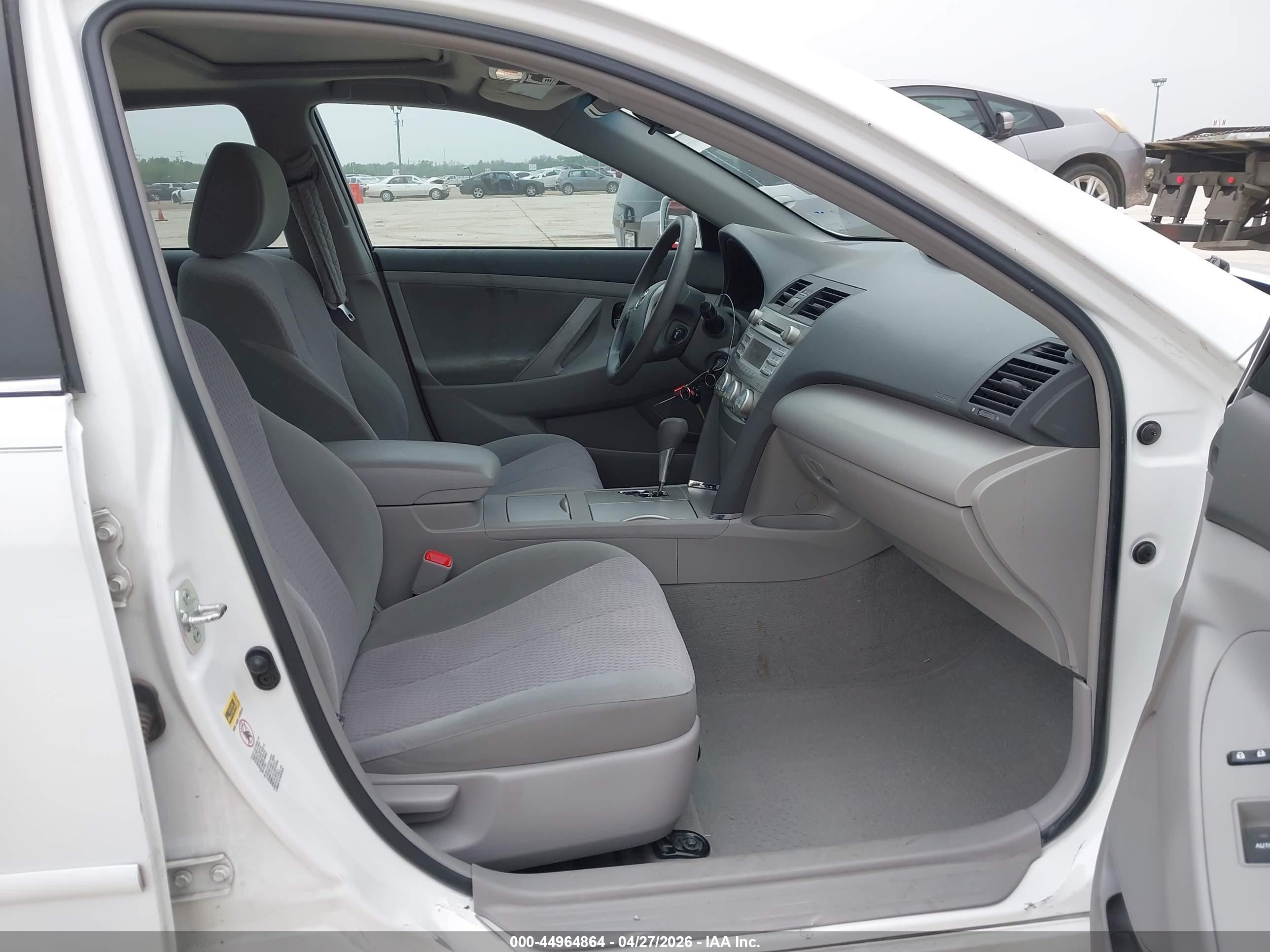 2011 Toyota Camry Le Серебряный vin: 4T1BF3EK9BU620694