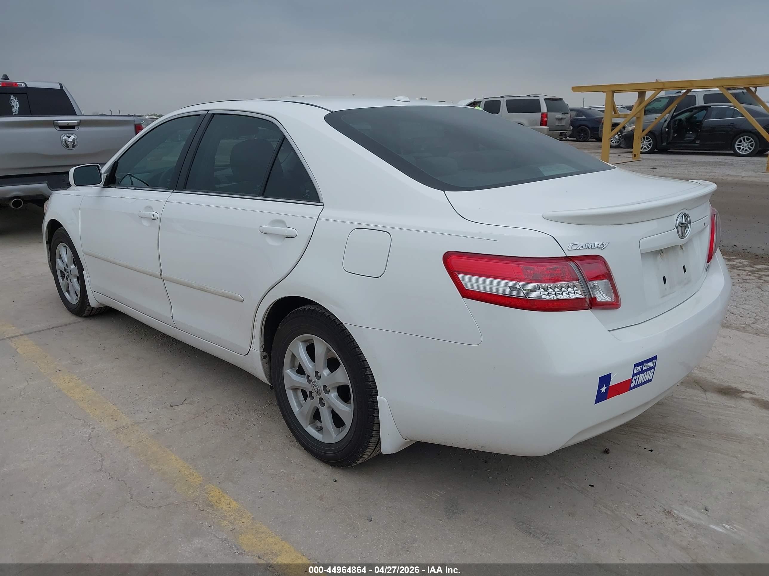 2011 Toyota Camry Le Серебряный vin: 4T1BF3EK9BU620694
