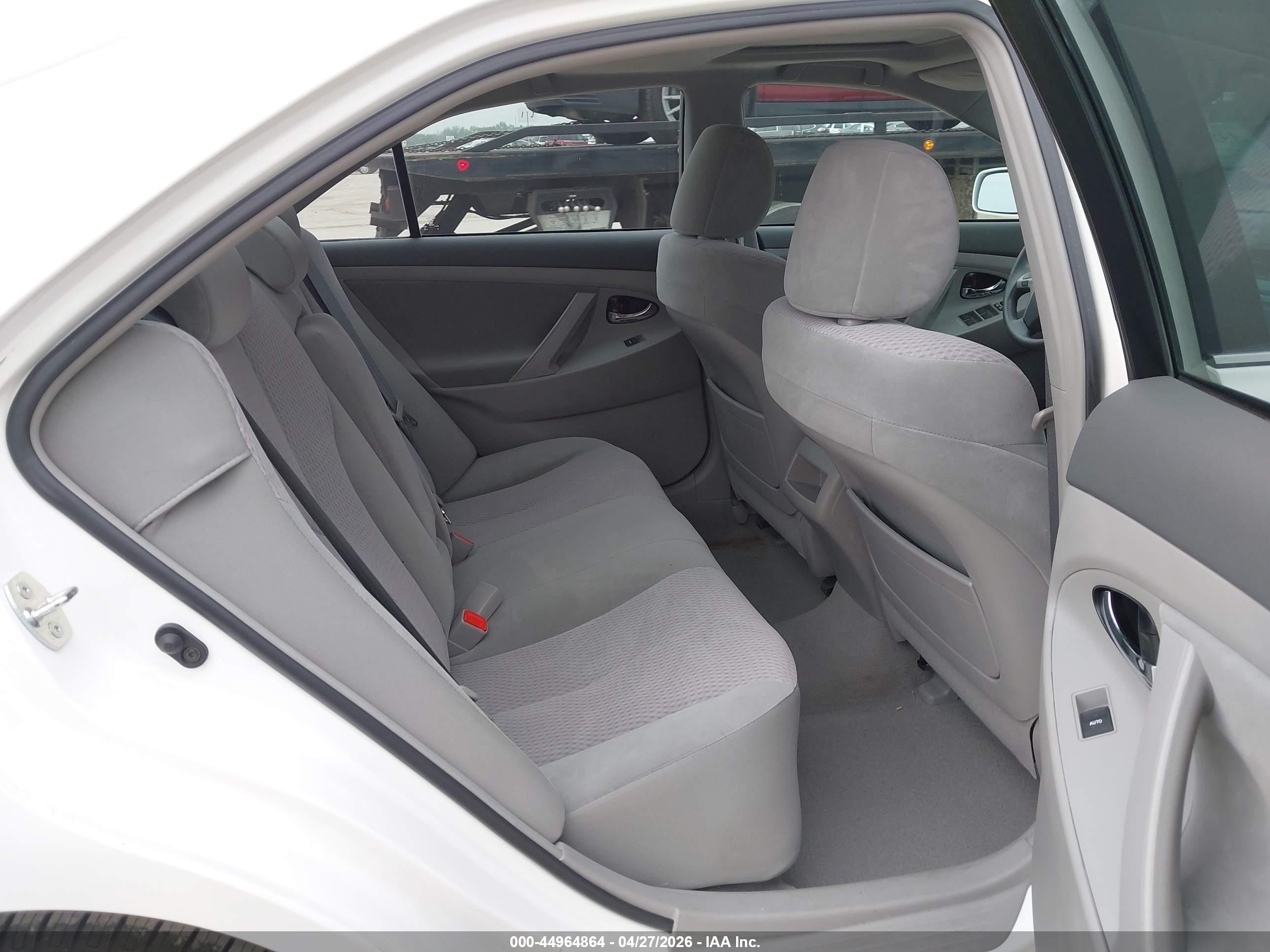 2011 Toyota Camry Le Серебряный vin: 4T1BF3EK9BU620694