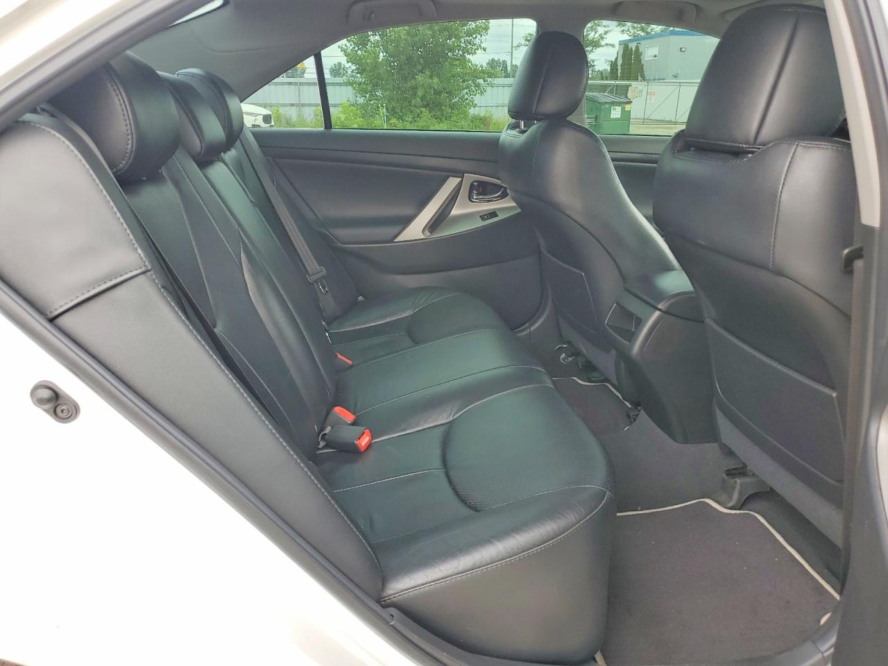 2011 Toyota Camry Base White vin: 4T1BF3EK9BU626267