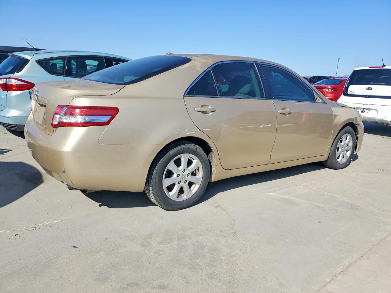 2011 Toyota Camry Le Золотой vin: 4T1BF3EK9BU630769